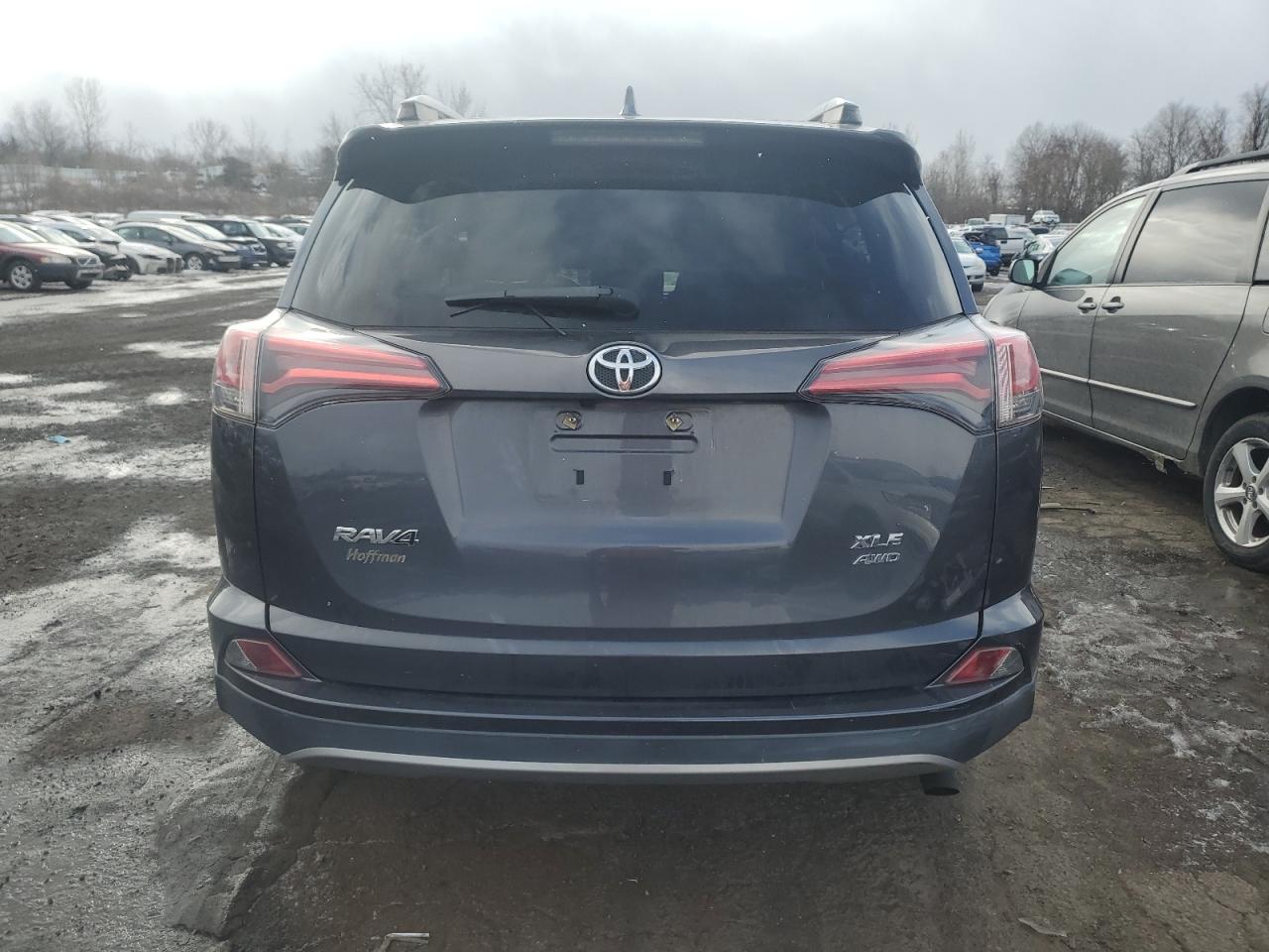 2017 Toyota RAV 4 - Image 6
