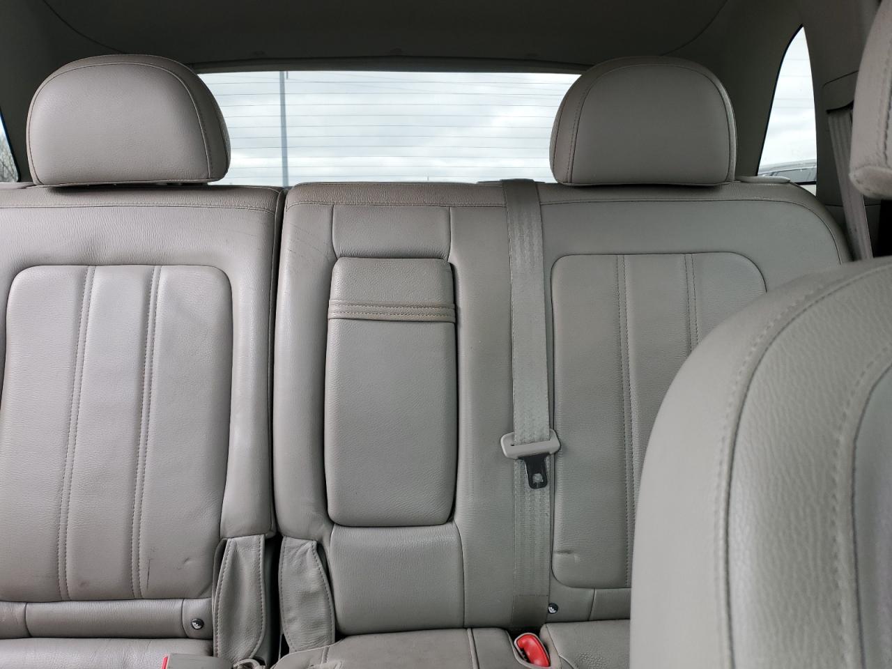 2008 Saturn VUE - Image 10