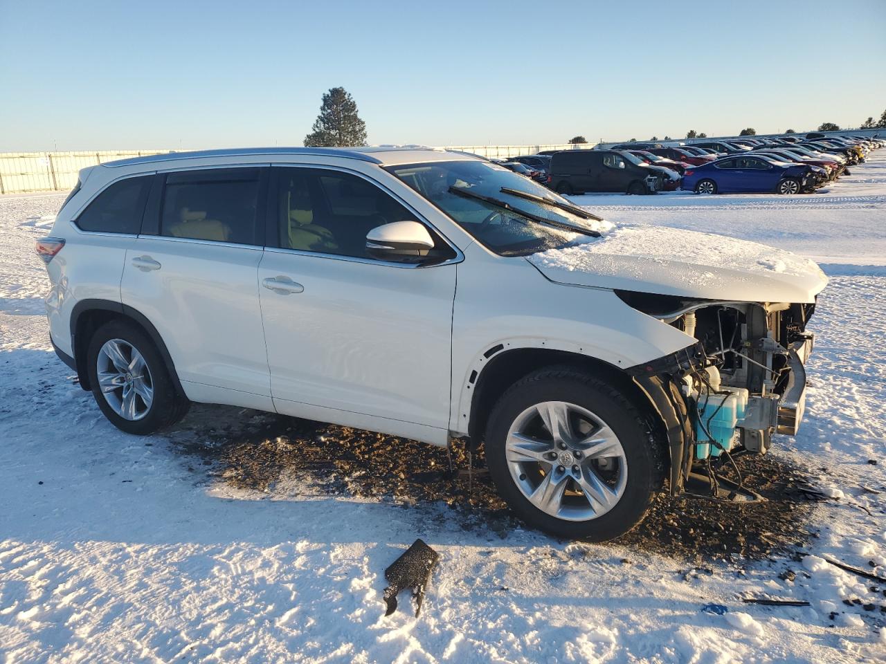 2015 Toyota Highlander - Image 4