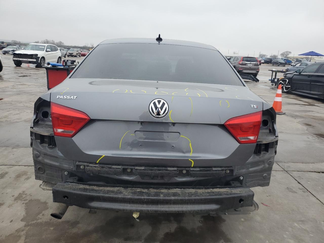 2014 Volkswagen Passat - Image 6
