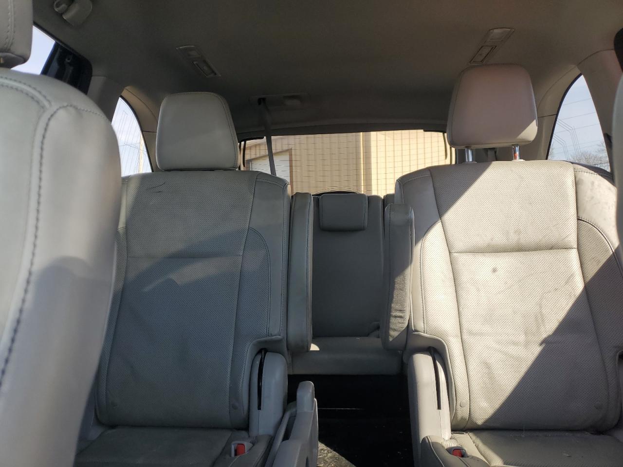 2015 Toyota Highlander - Image 10