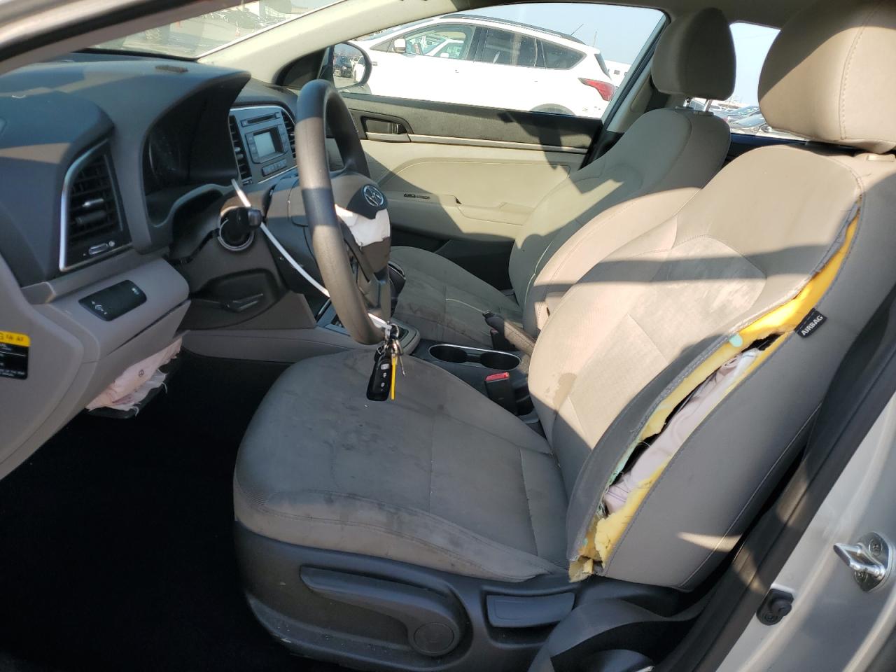 2017 Hyundai Elantra - Image 7
