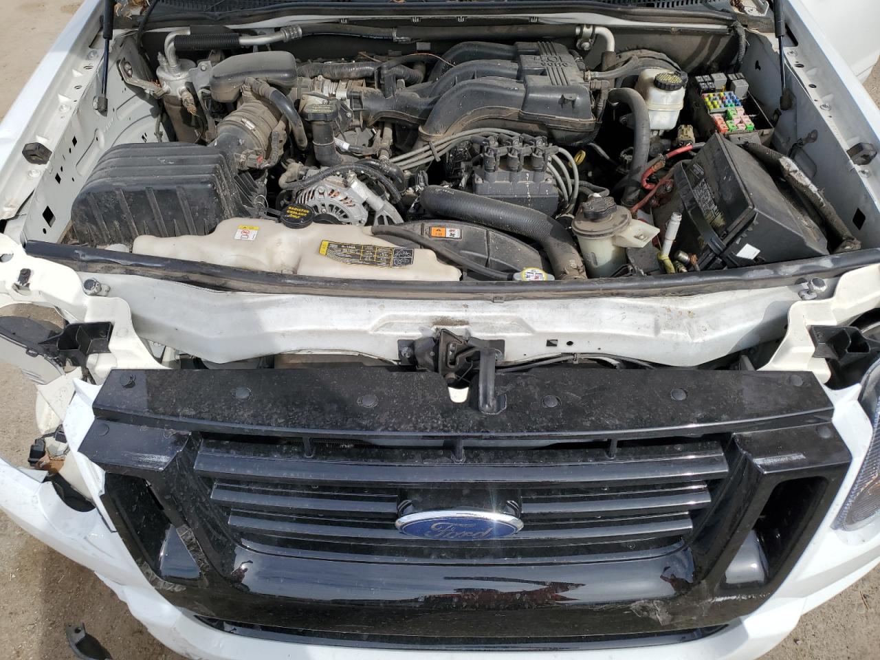 2010 Ford Explorer - Image 13
