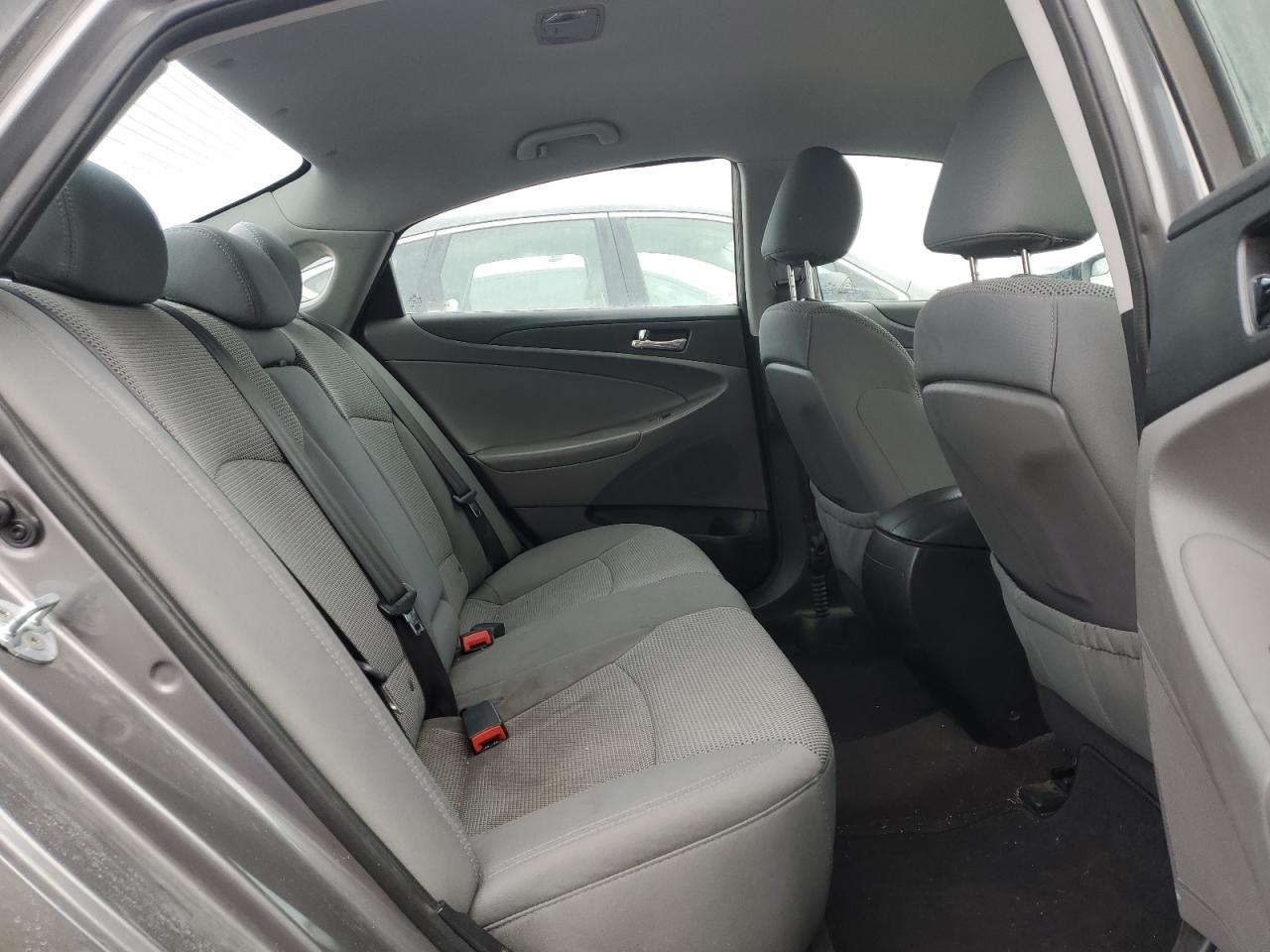 2014 Hyundai Sonata - Image 10