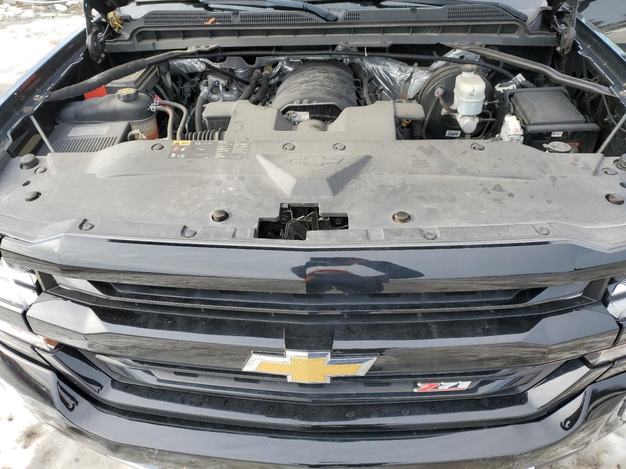 2016 Chevrolet Silverado - Image 11