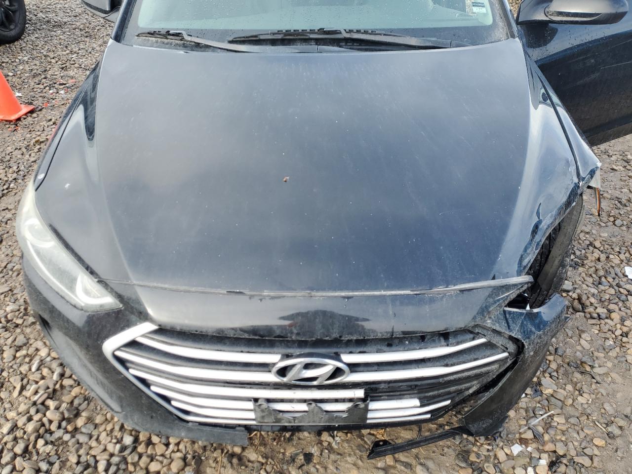 2017 Hyundai Elantra - Image 13