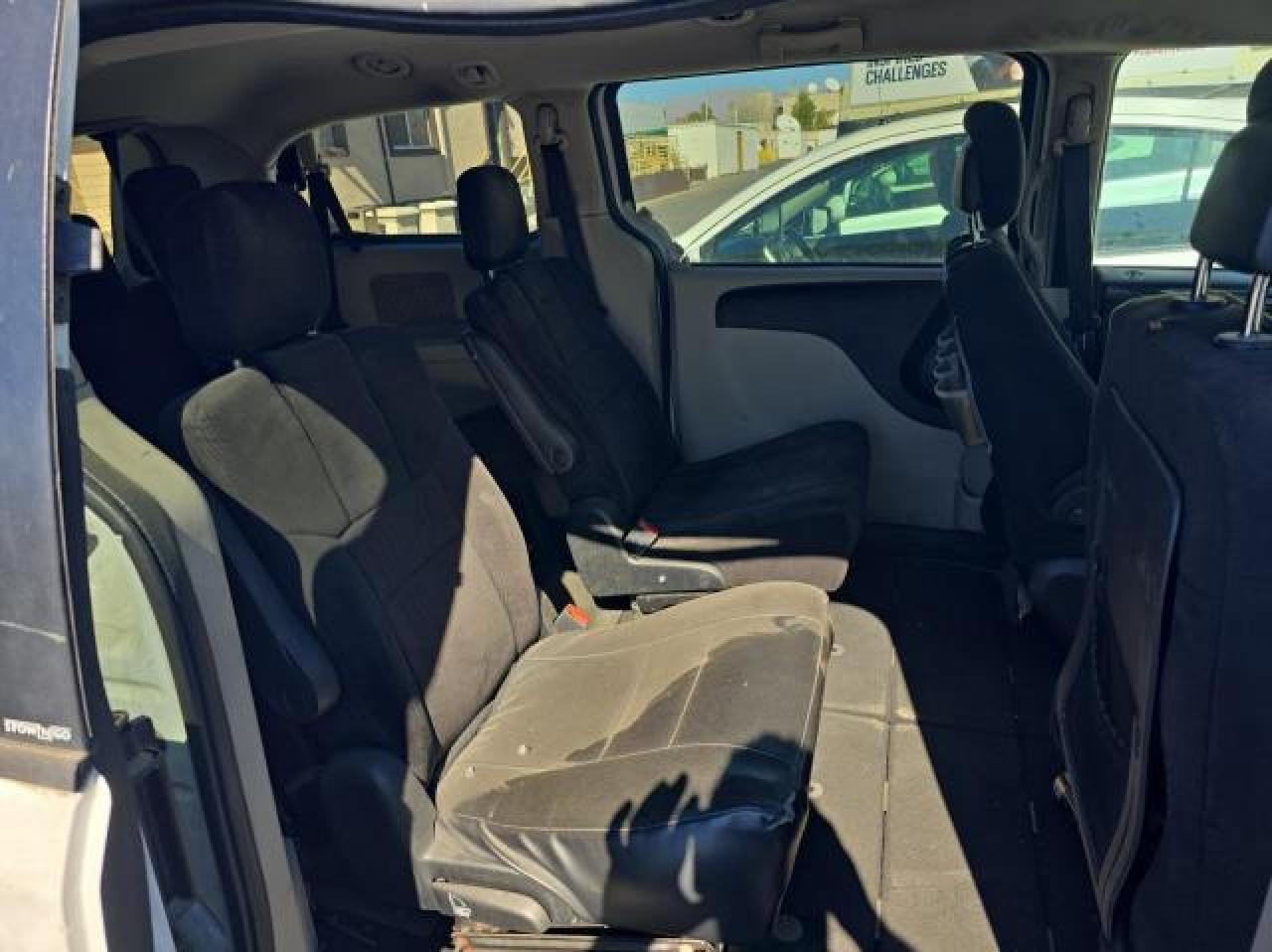 2014 Dodge Caravan - Image 6