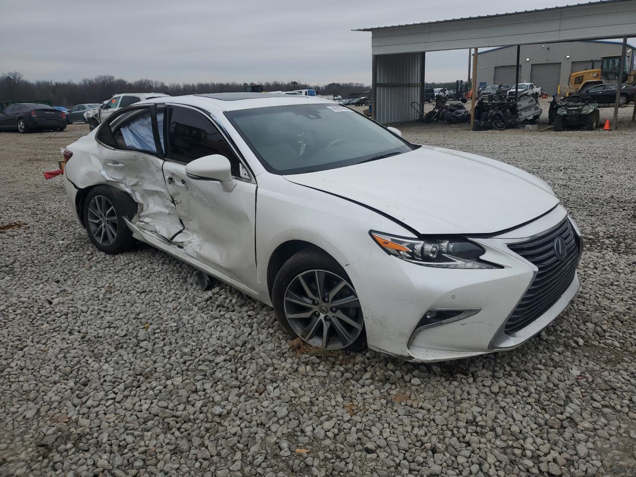 2016 Lexus ES - Image 4