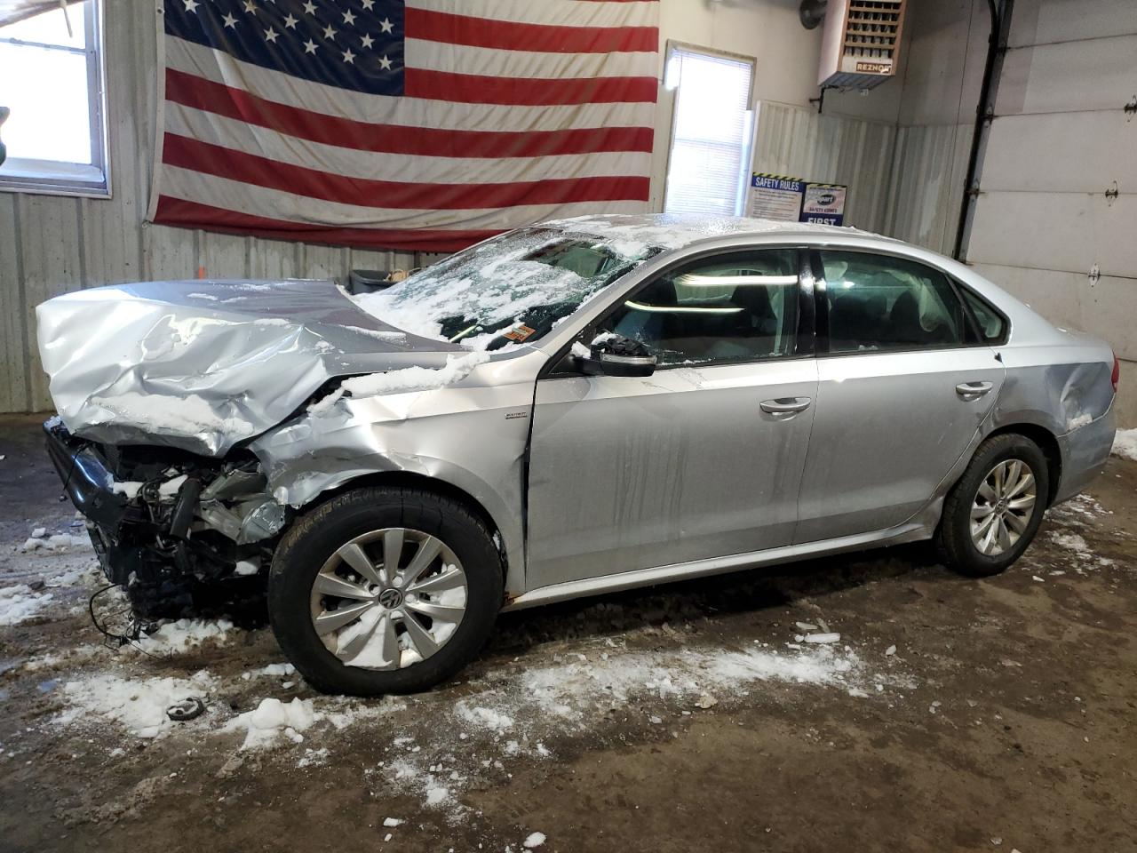 2015 Volkswagen Passat - Image 1