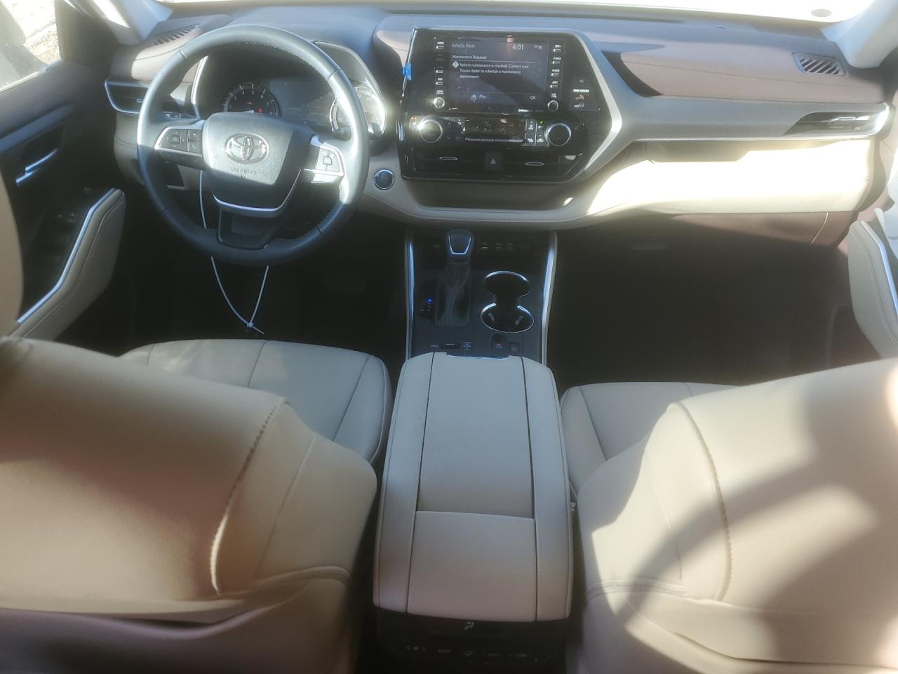 2022 Toyota Highlander - Image 8