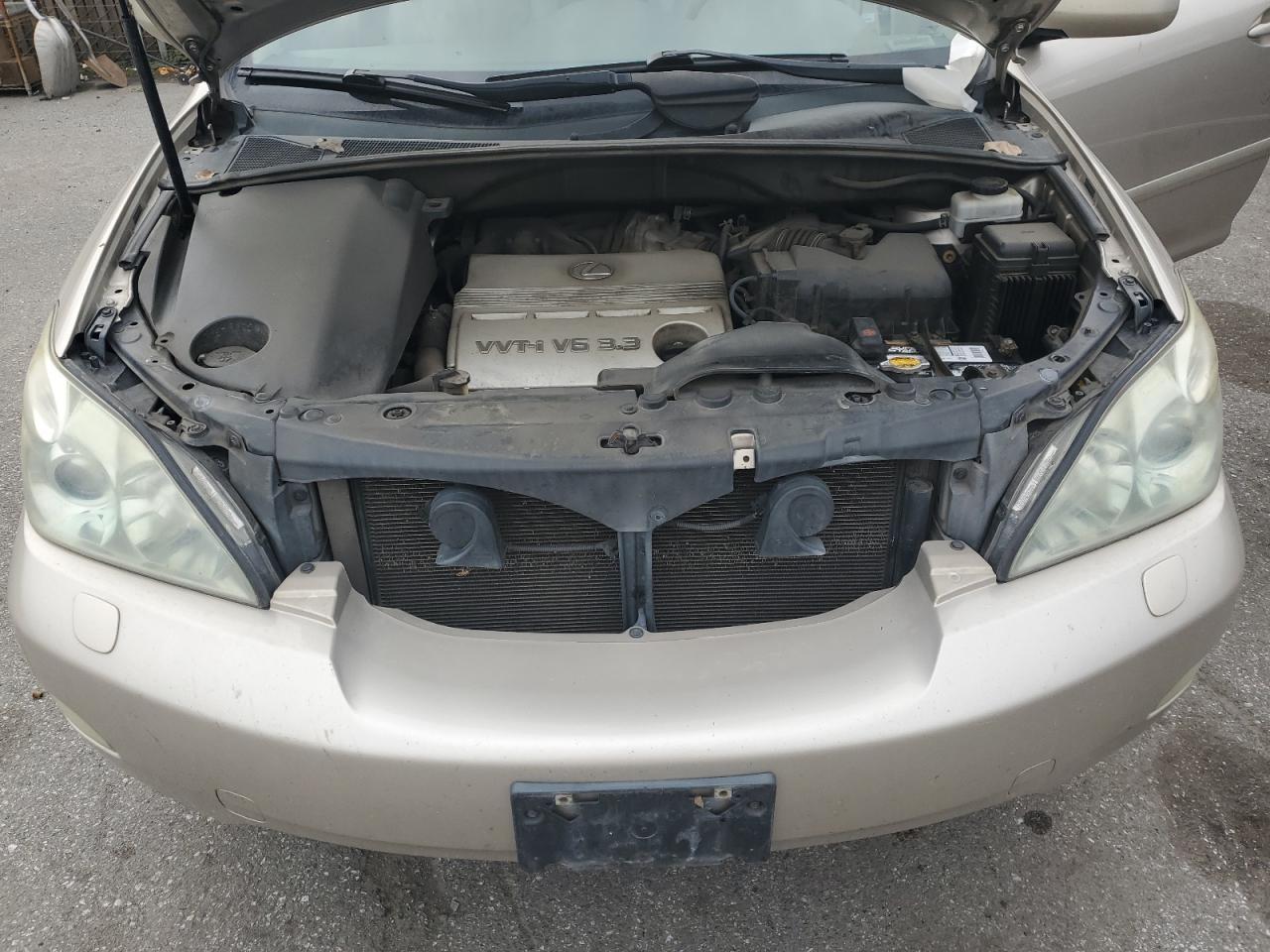 2005 Lexus RX - Image 12