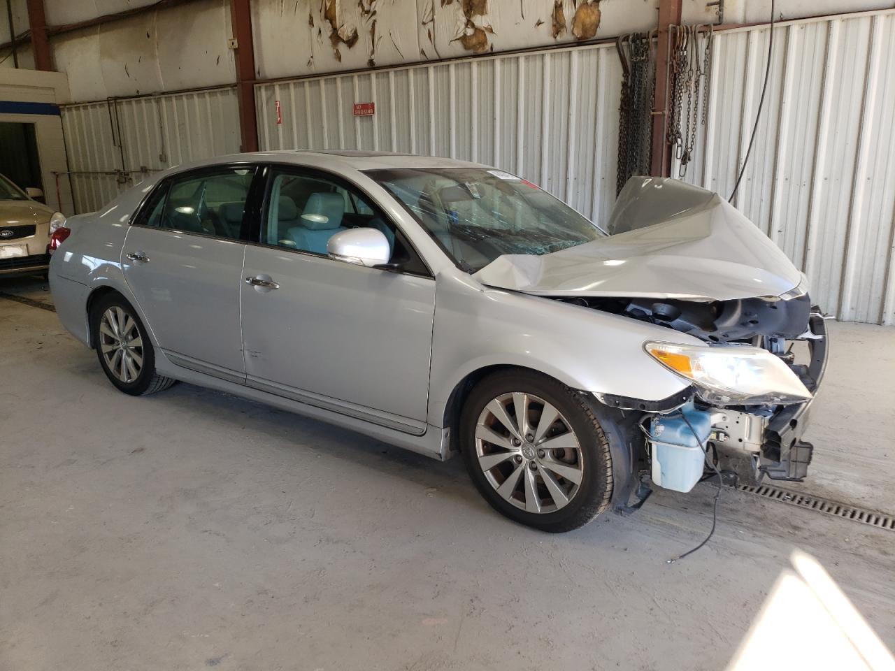 2011 Toyota Avalon - Image 4