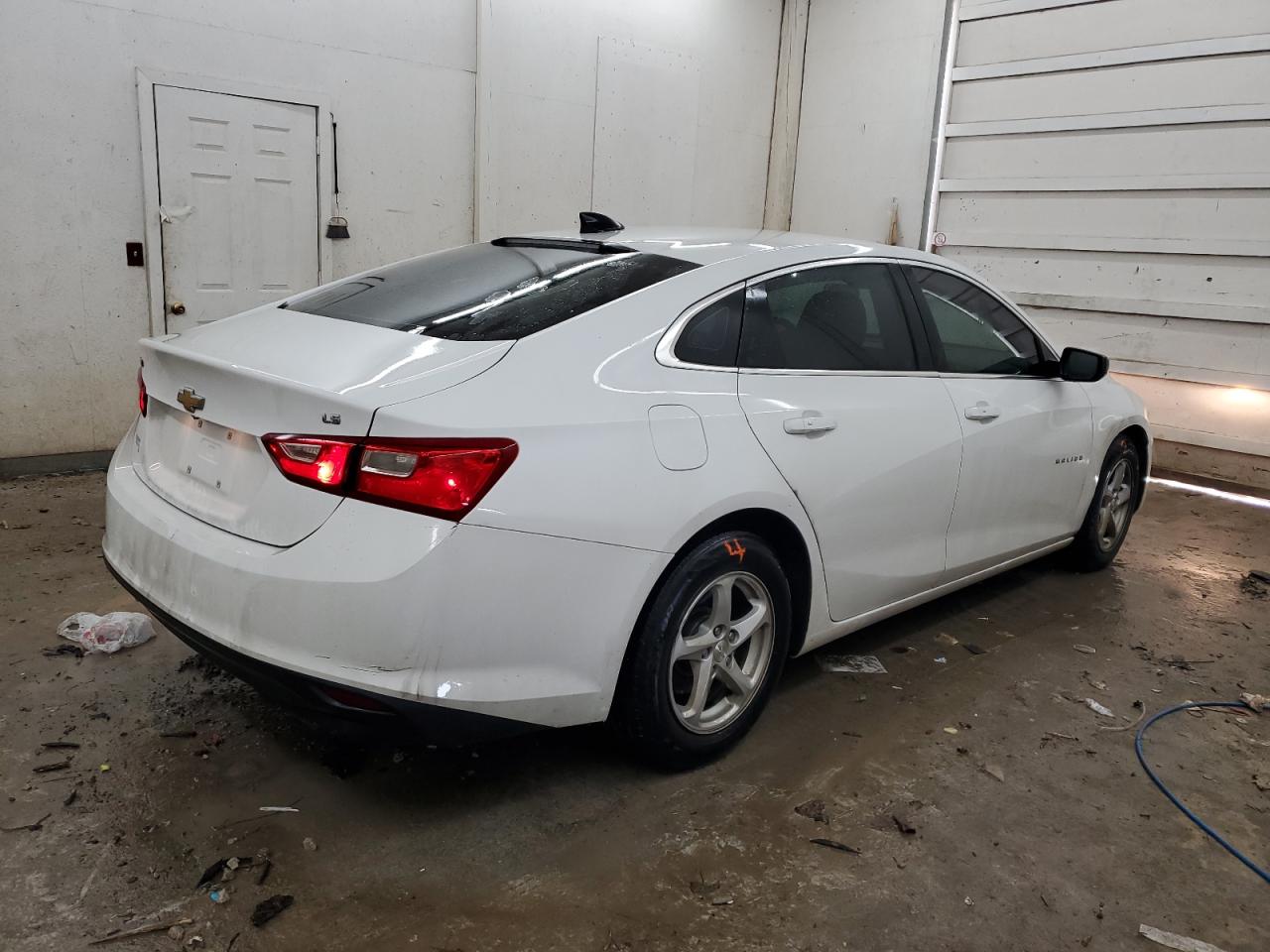 2016 Chevrolet Malibu - Image 3