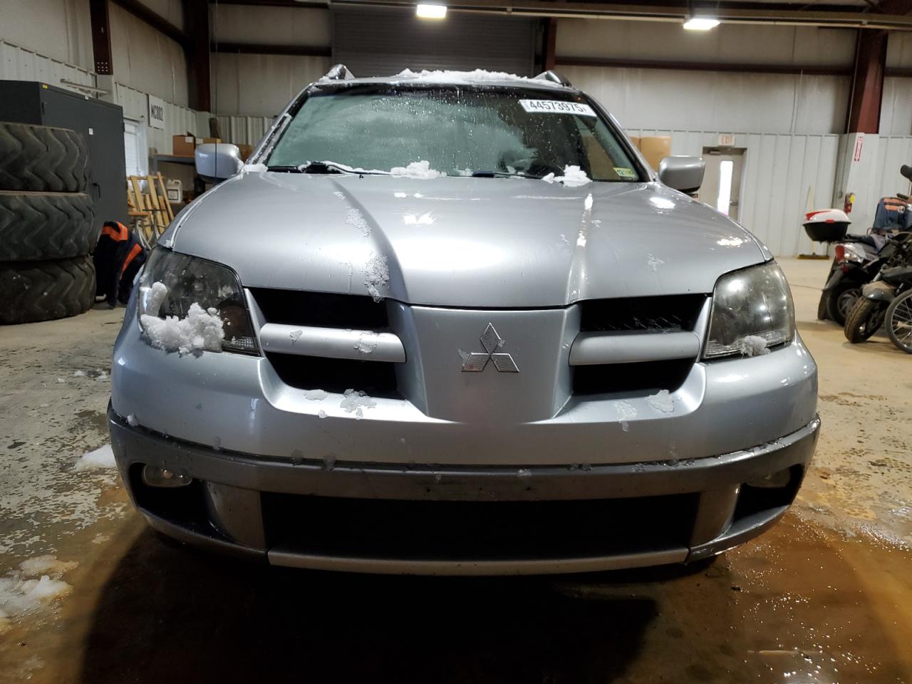 2004 Mitsubishi Outlander - Image 5
