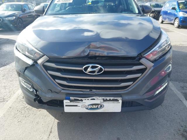 2018 HYUNDAI TUCSON S B