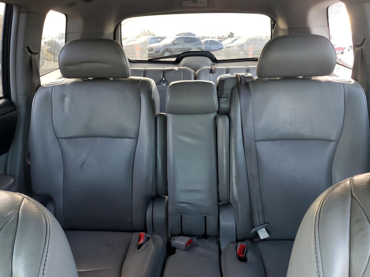 2012 Toyota Highlander - Image 10