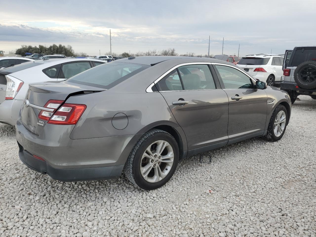 2014 Ford Taurus - Image 3