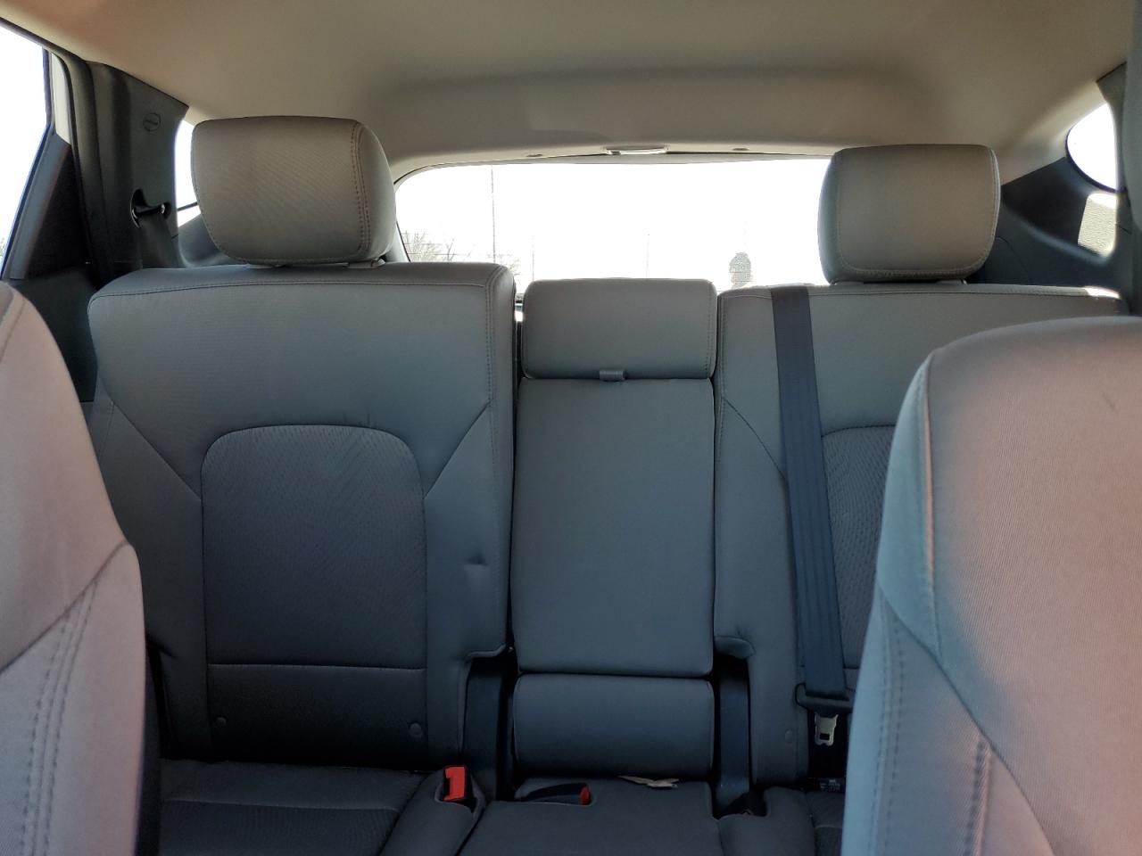 2017 Hyundai Santa Fe - Image 10