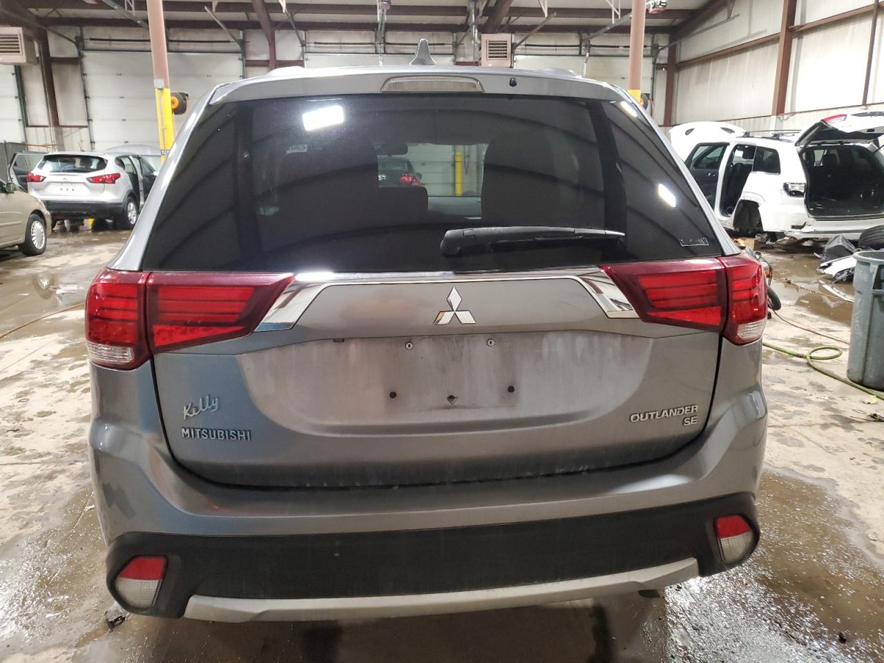 2017 Mitsubishi Outlander - Image 6