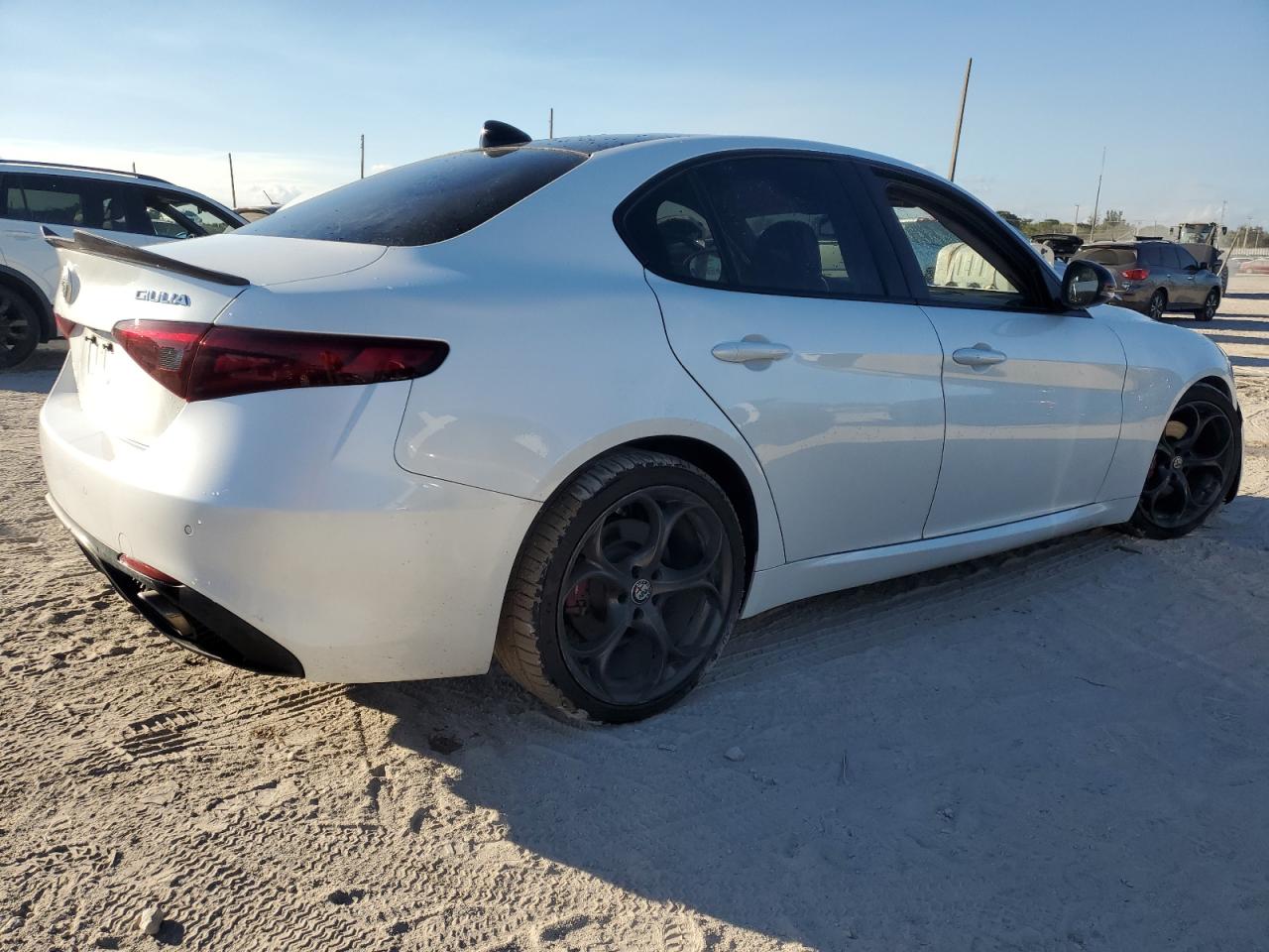 2018 Alfa Romeo Giulia - Image 3