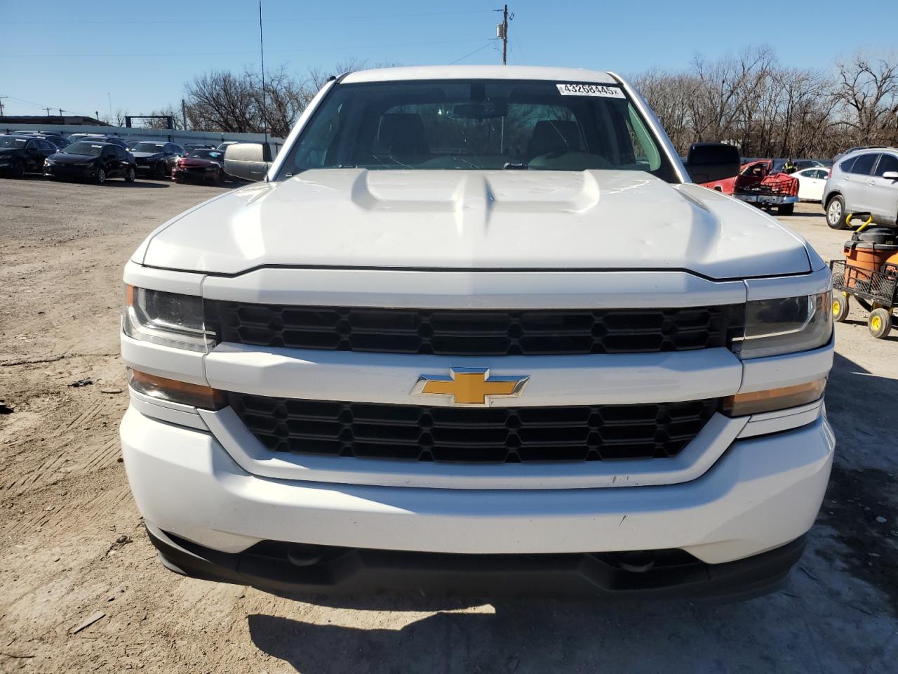 2016 Chevrolet Silverado - Image 5