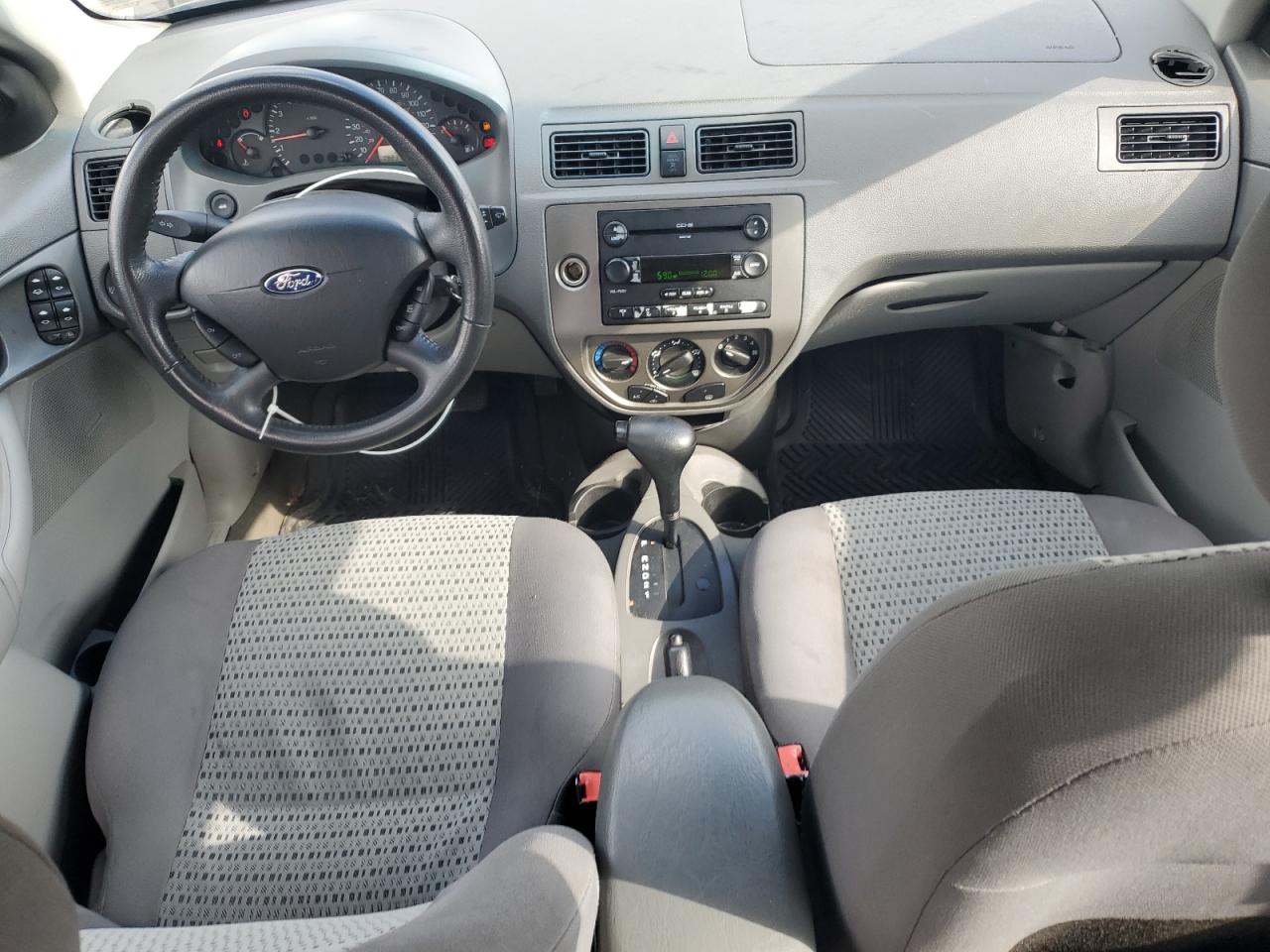 2005 Ford Focus - Image 8