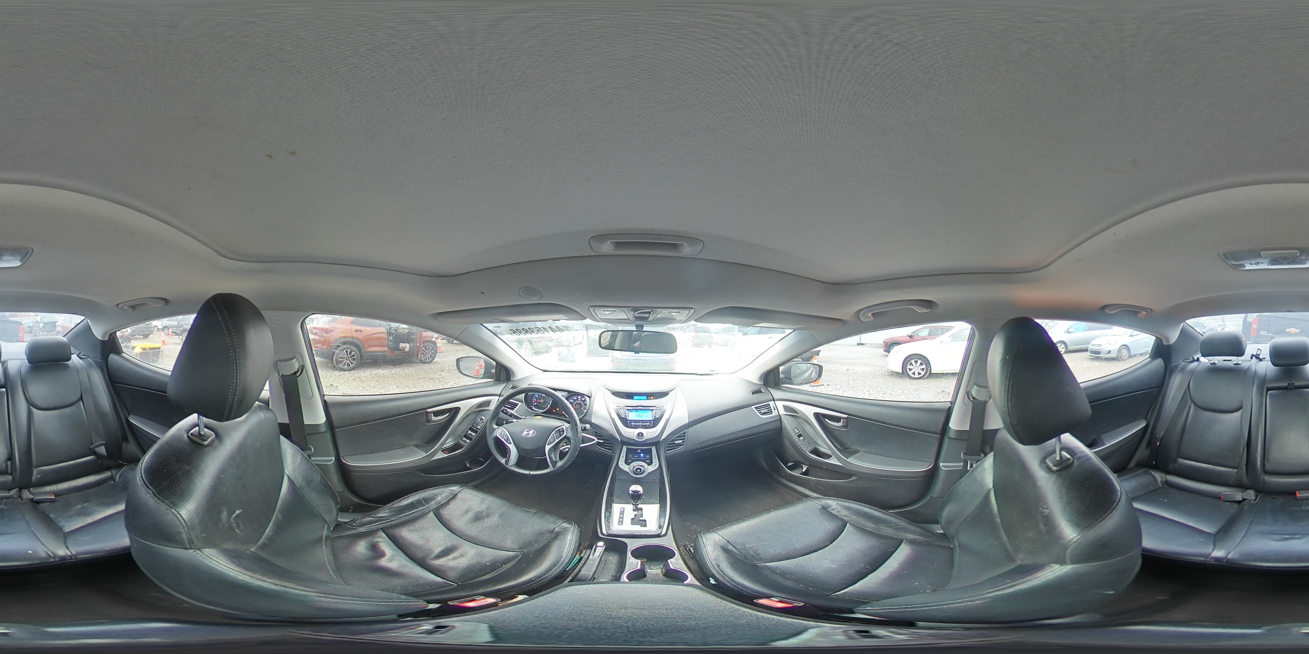 2011 Hyundai Elantra - Image 12