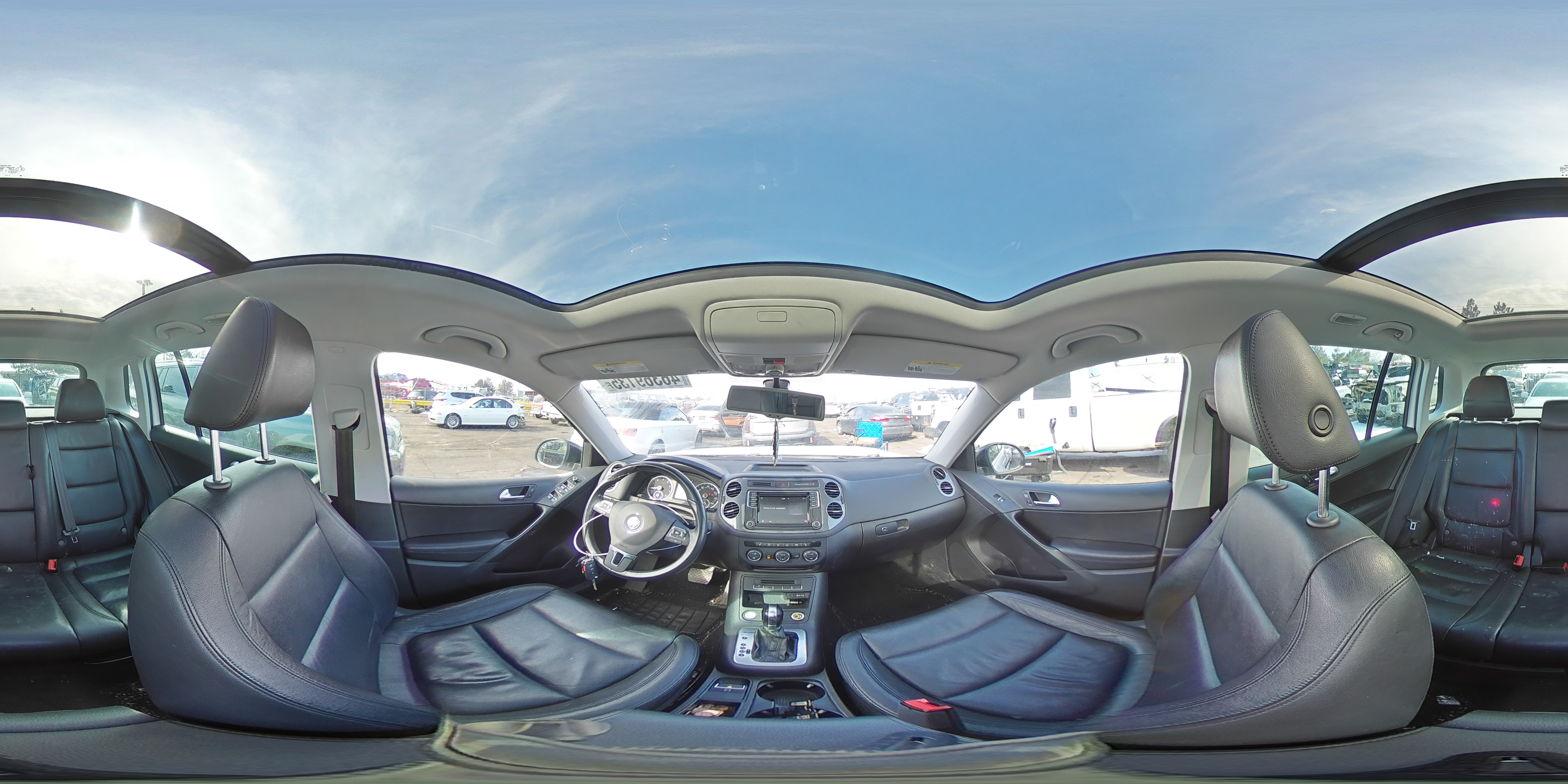 2017 Volkswagen Tiguan - Image 13