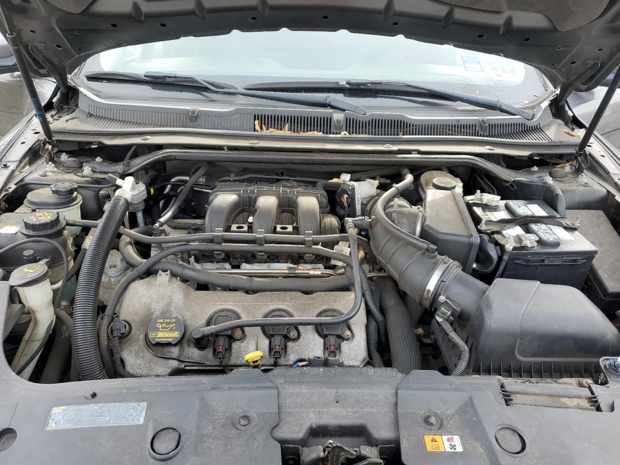 2011 Ford Taurus - Image 11