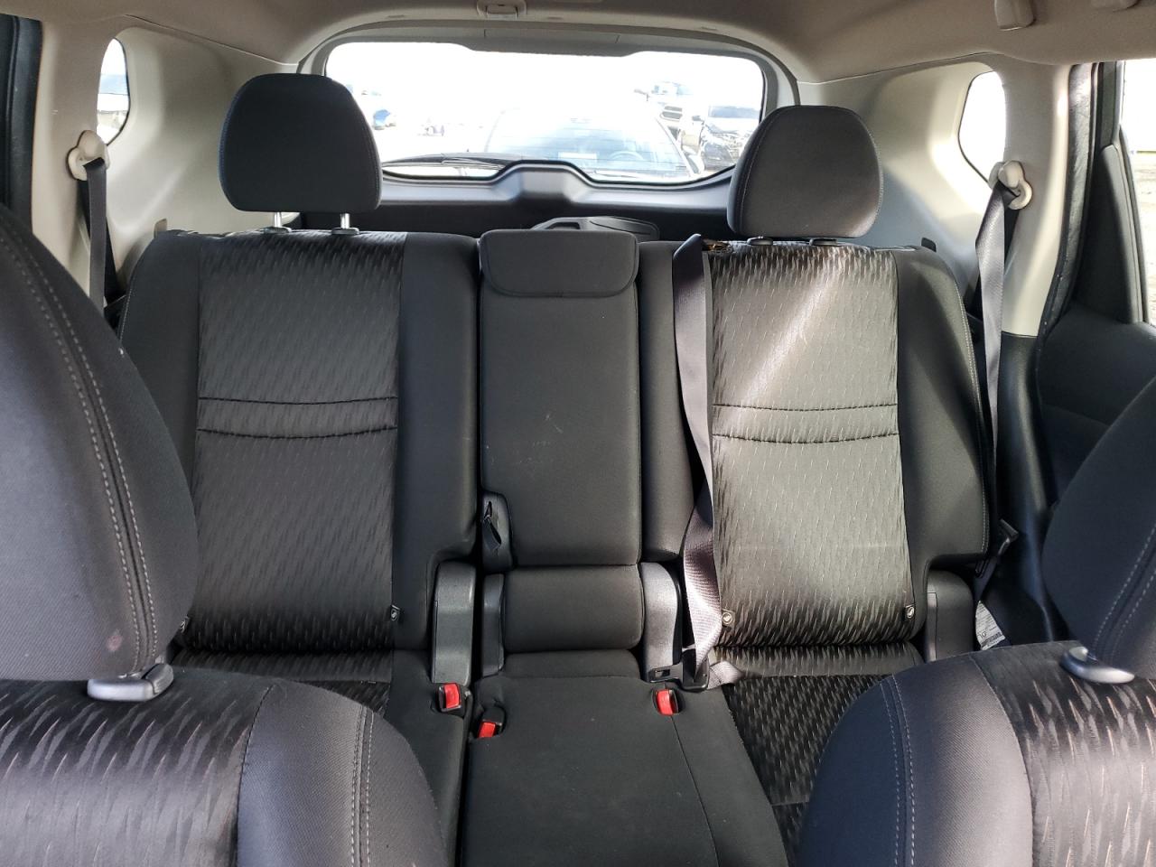 KNMAT2MT9HP585997 NISSAN ROGUE 2017