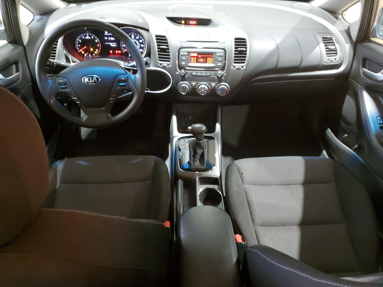 2017 Kia Forte - Image 8