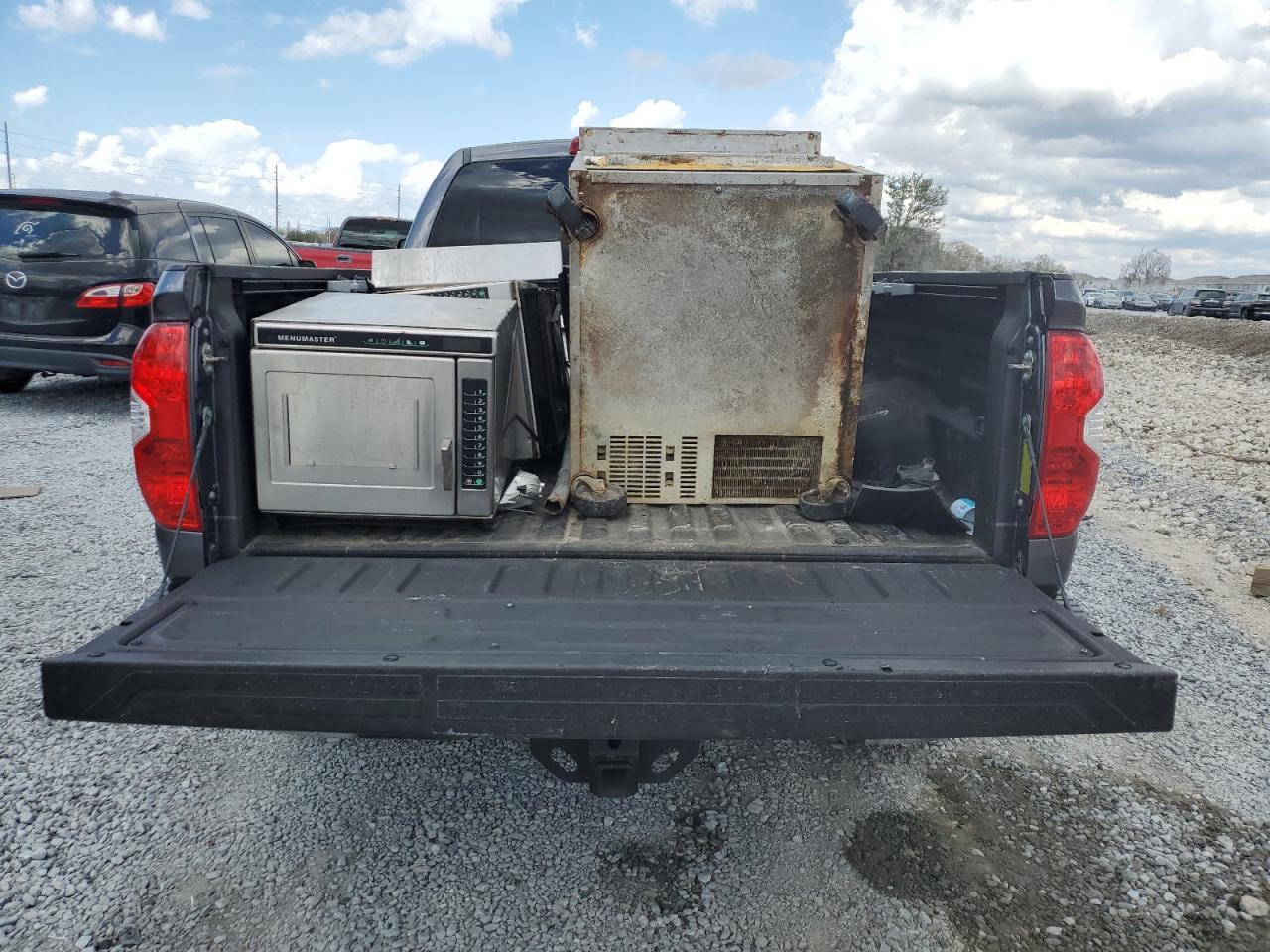 2018 Toyota Tundra - Image 6