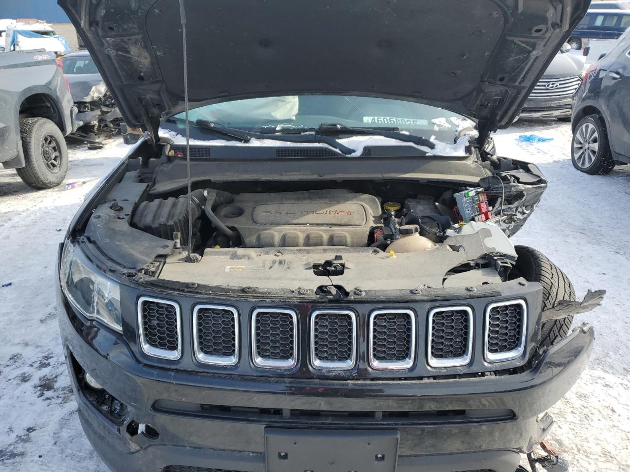2018 Jeep Compass - Image 14