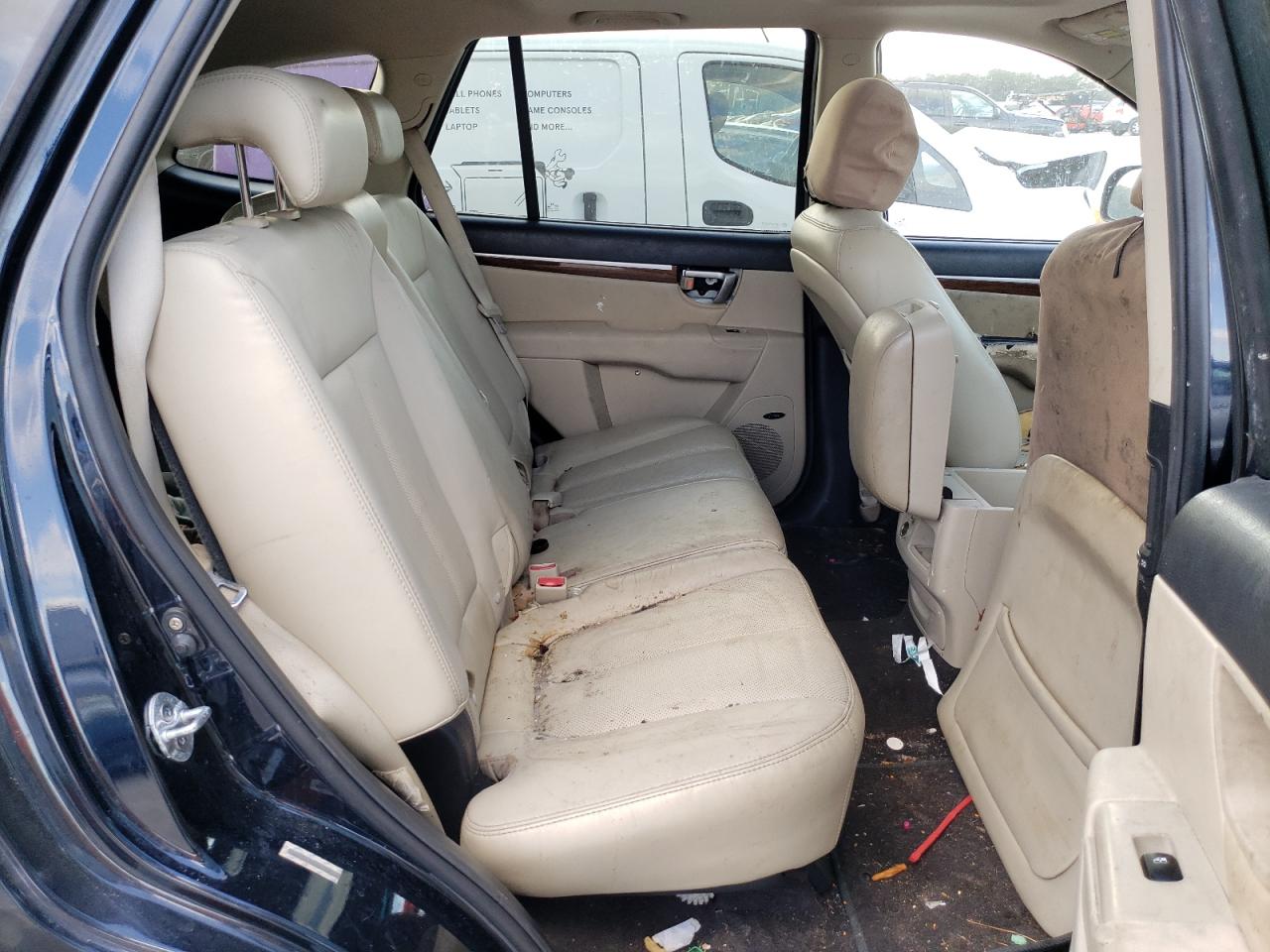 2008 Hyundai Santa Fe - Image 11