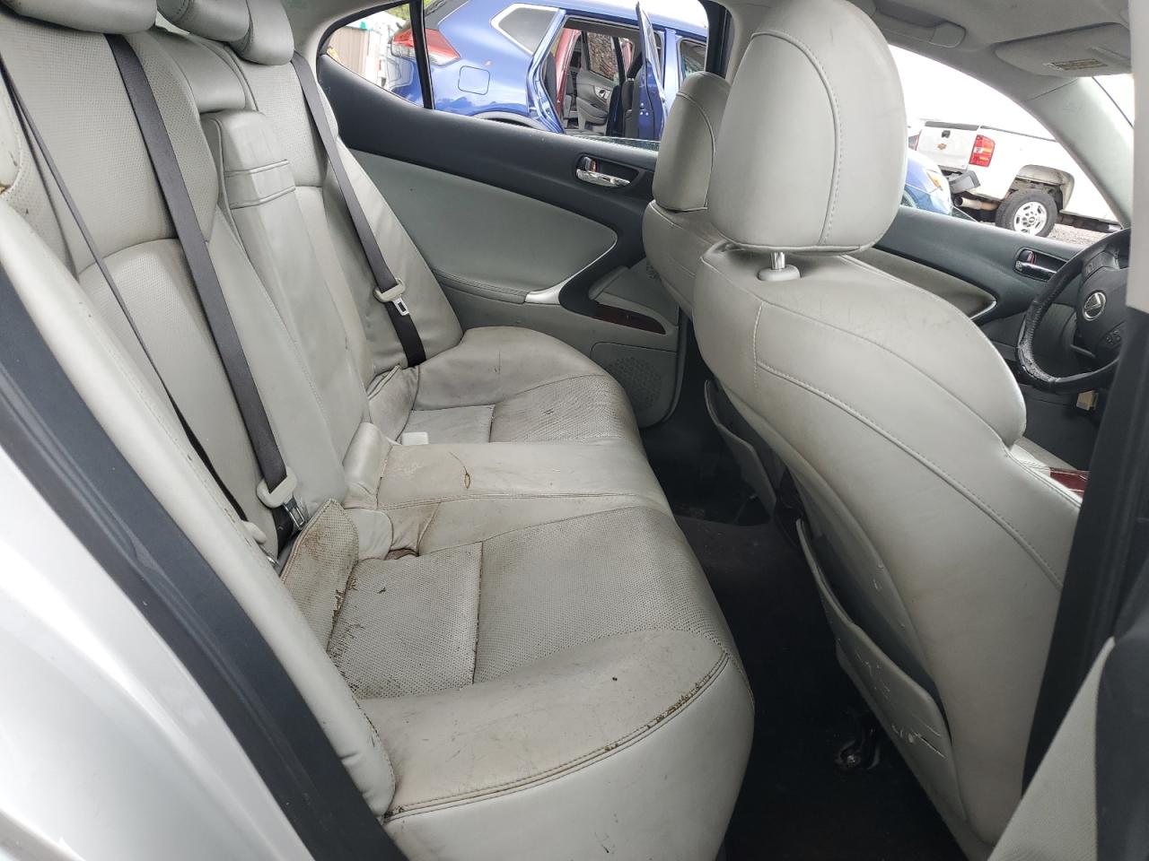 2006 Lexus IS - Image 10