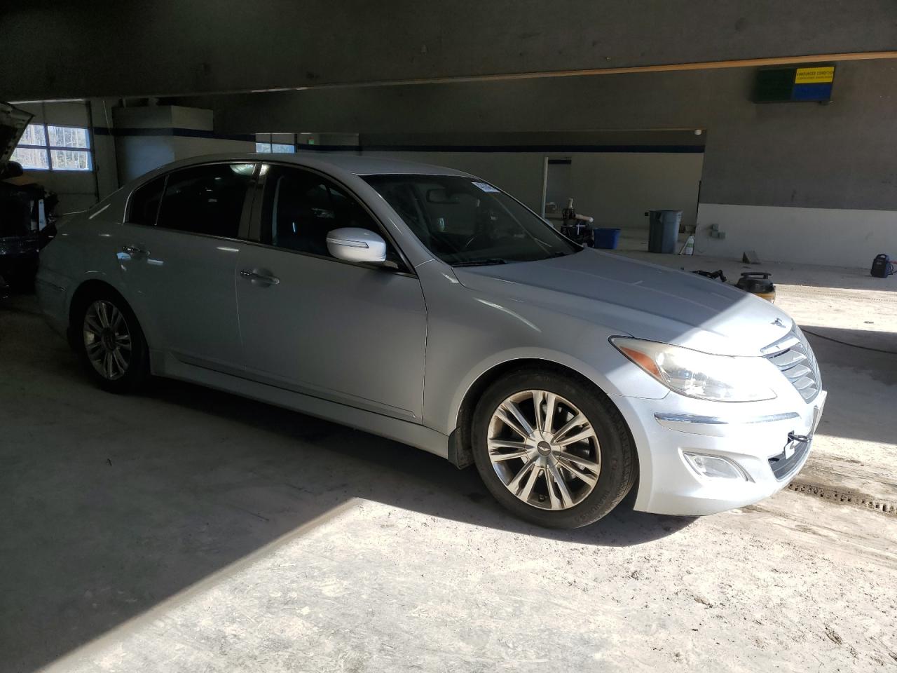 2014 Hyundai Genesis - Image 4