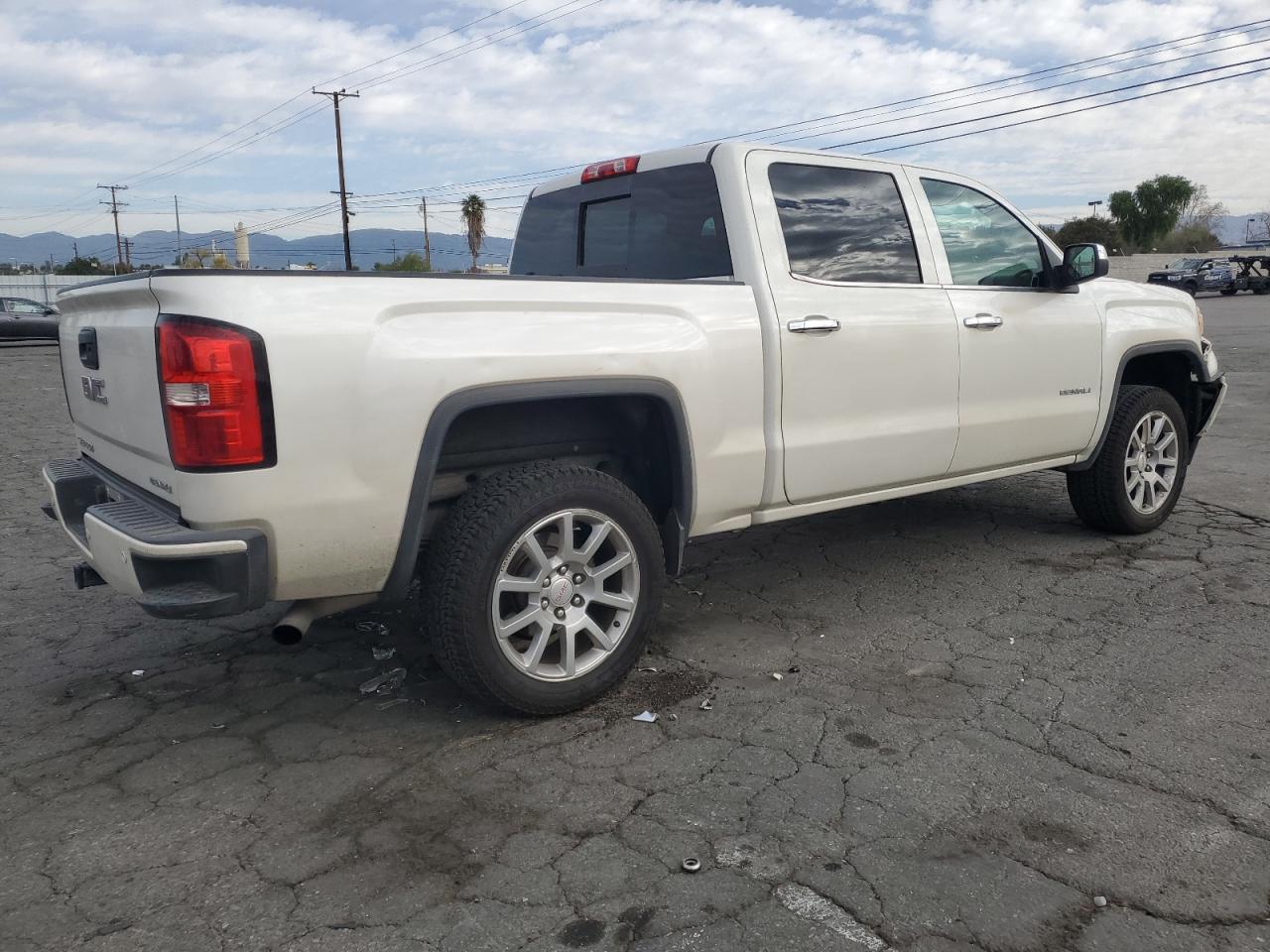 2015 GMC Sierra - Image 3
