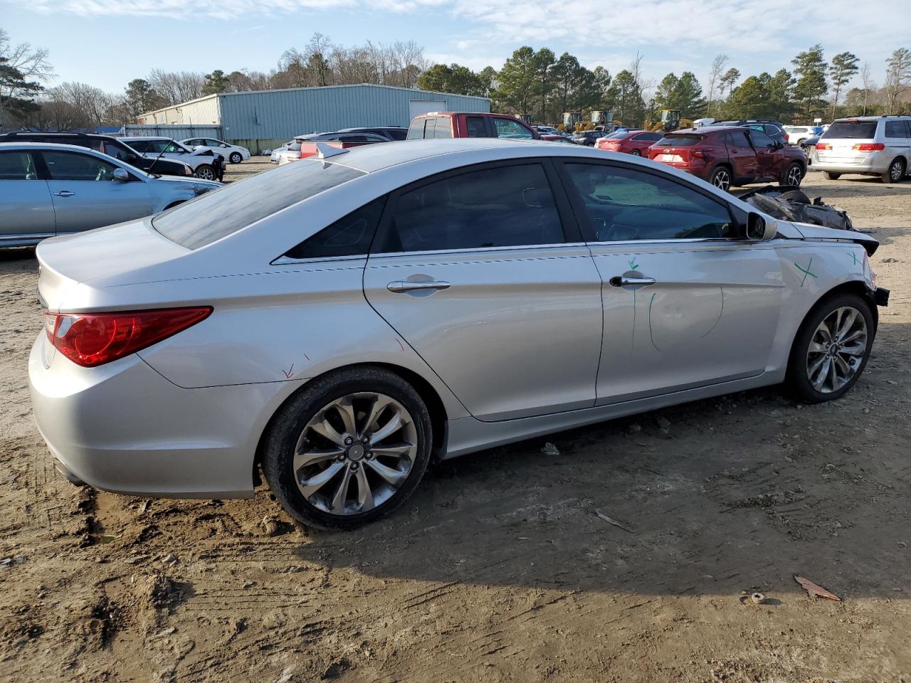 2011 Hyundai Sonata - Image 3