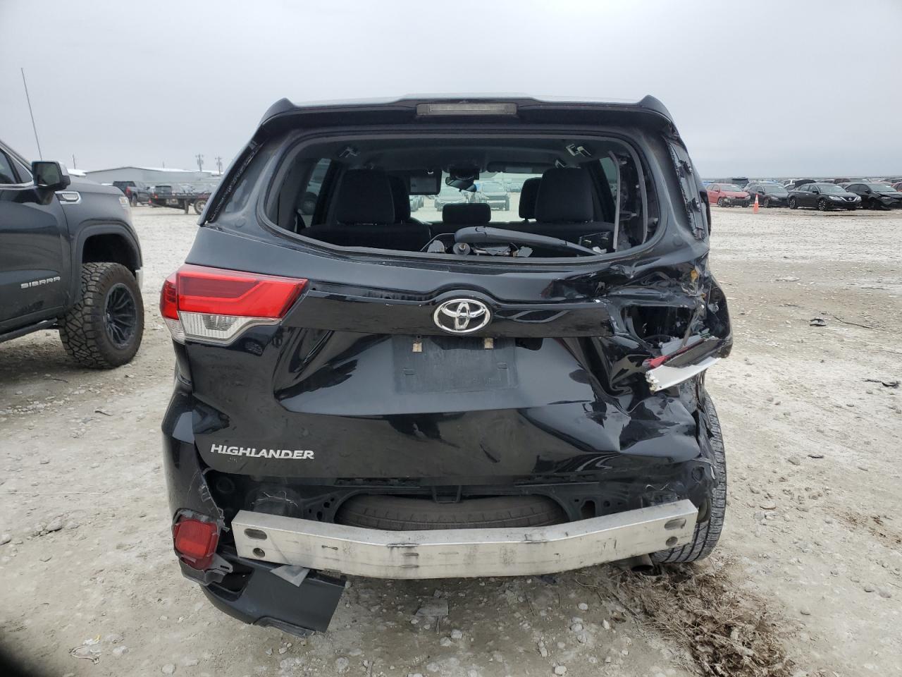 2019 Toyota Highlander - Image 6