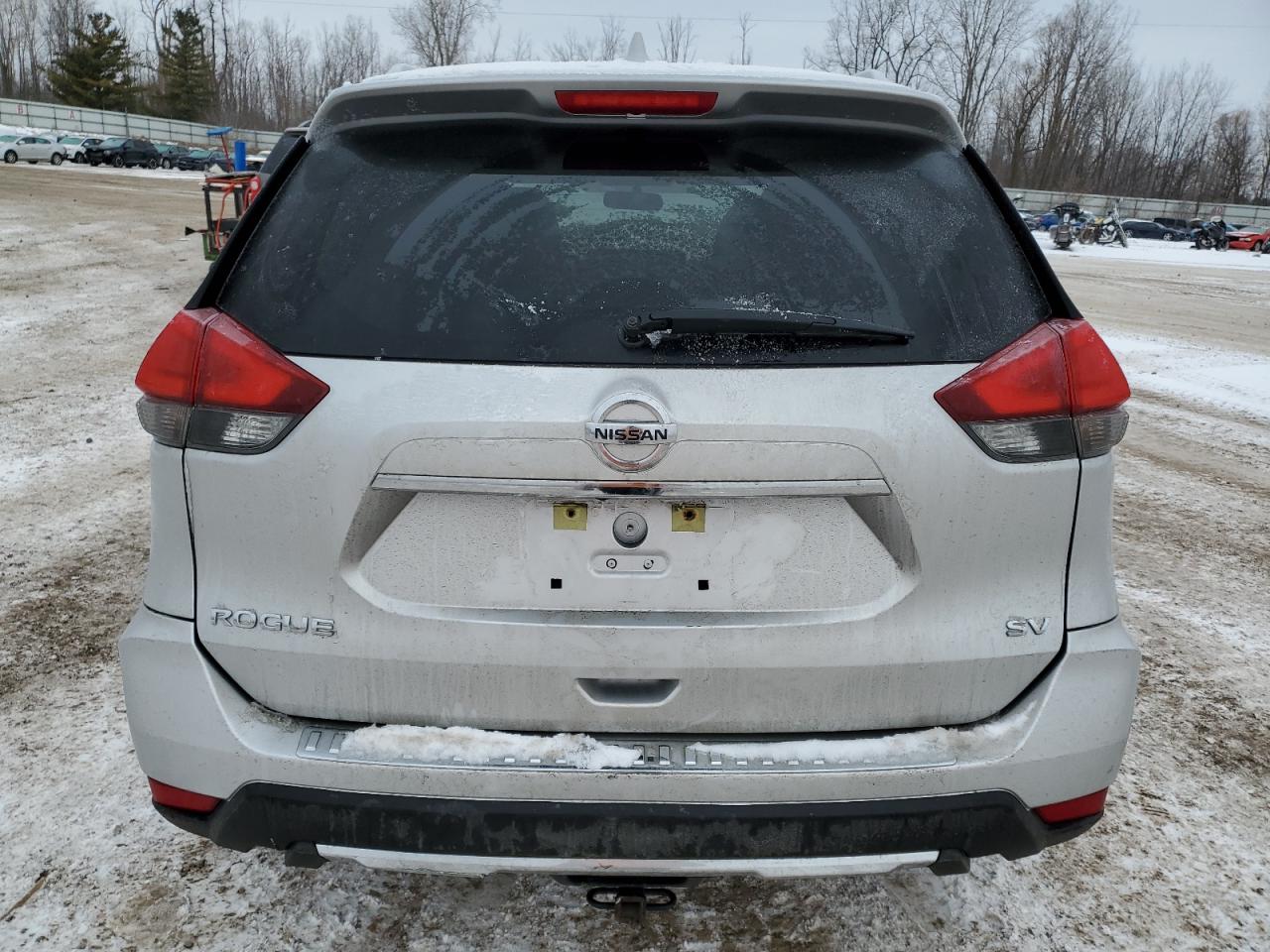 2017 Nissan Rogue - Image 6