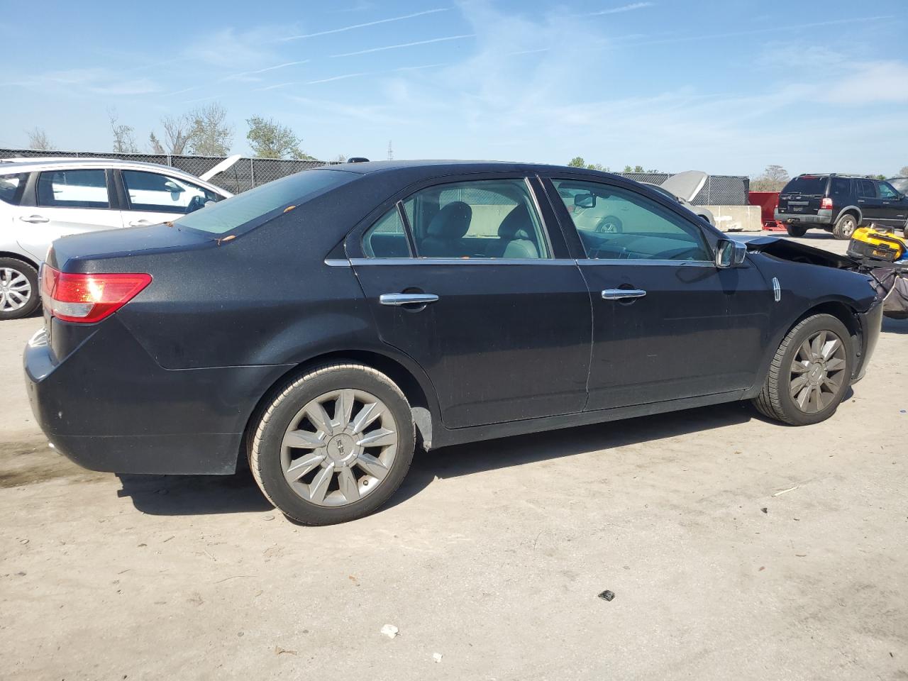 2010 Lincoln MKZ - Image 3