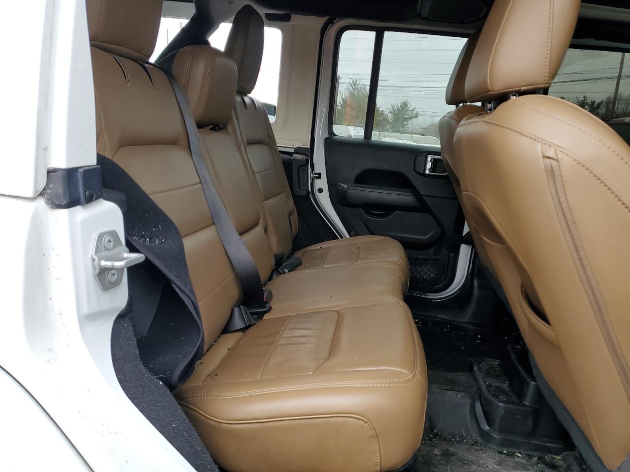 2020 Jeep Wrangler - Image 11