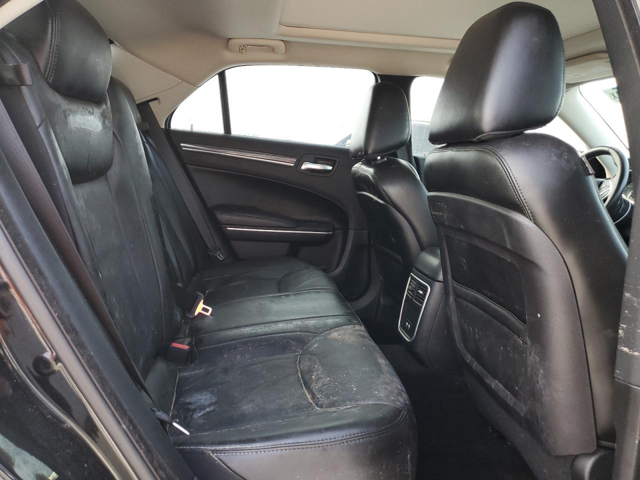 2020 Chrysler 300 - Image 10