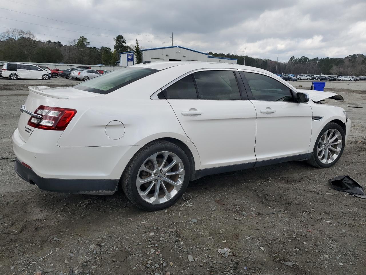 2018 Ford Taurus - Image 3