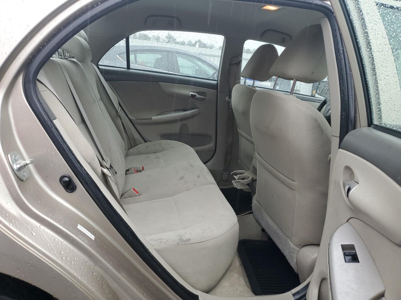 2010 Toyota Corolla - Image 10
