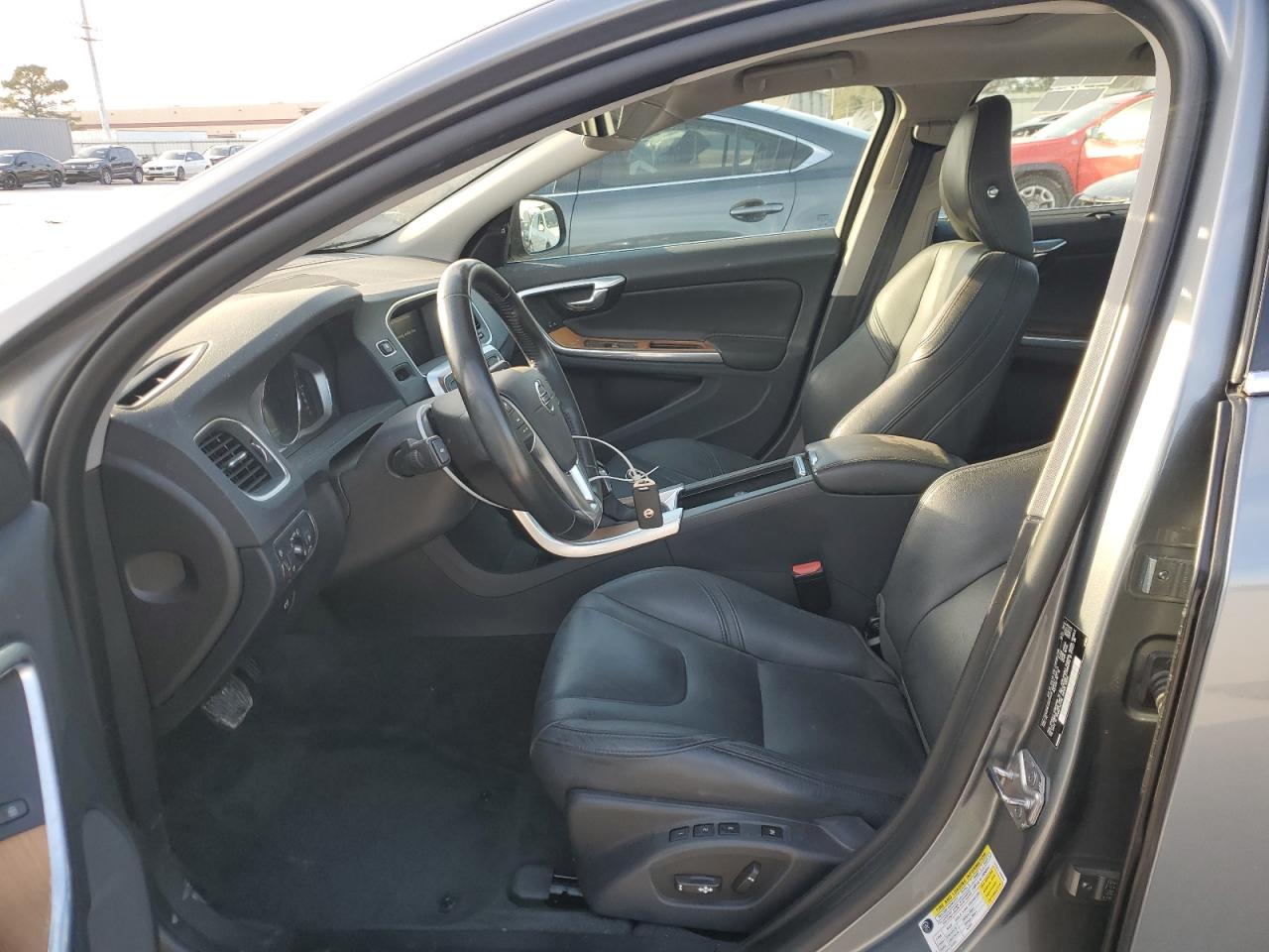 2018 Volvo S60 - Image 7