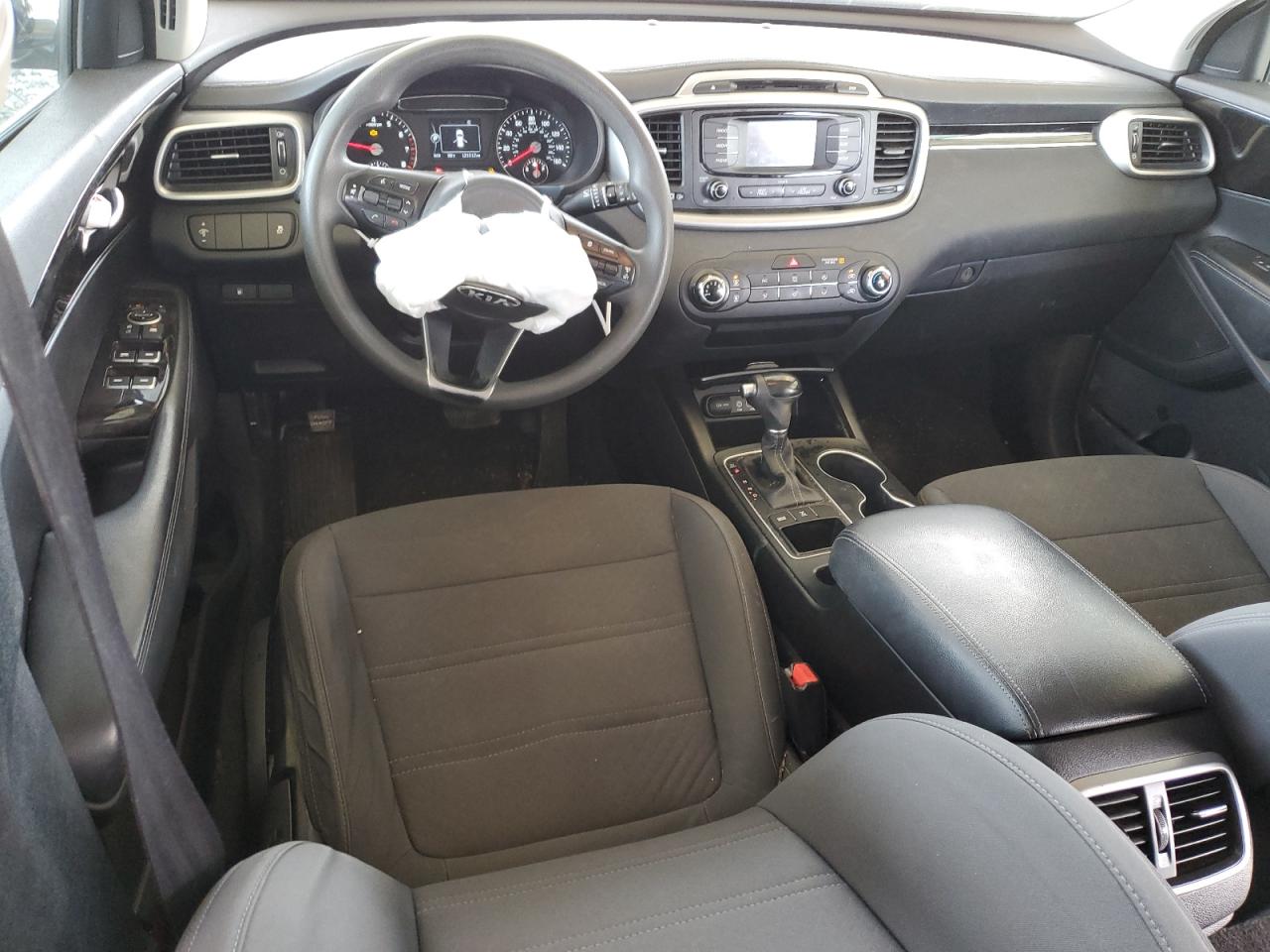 2017 Kia Sorento - Image 8