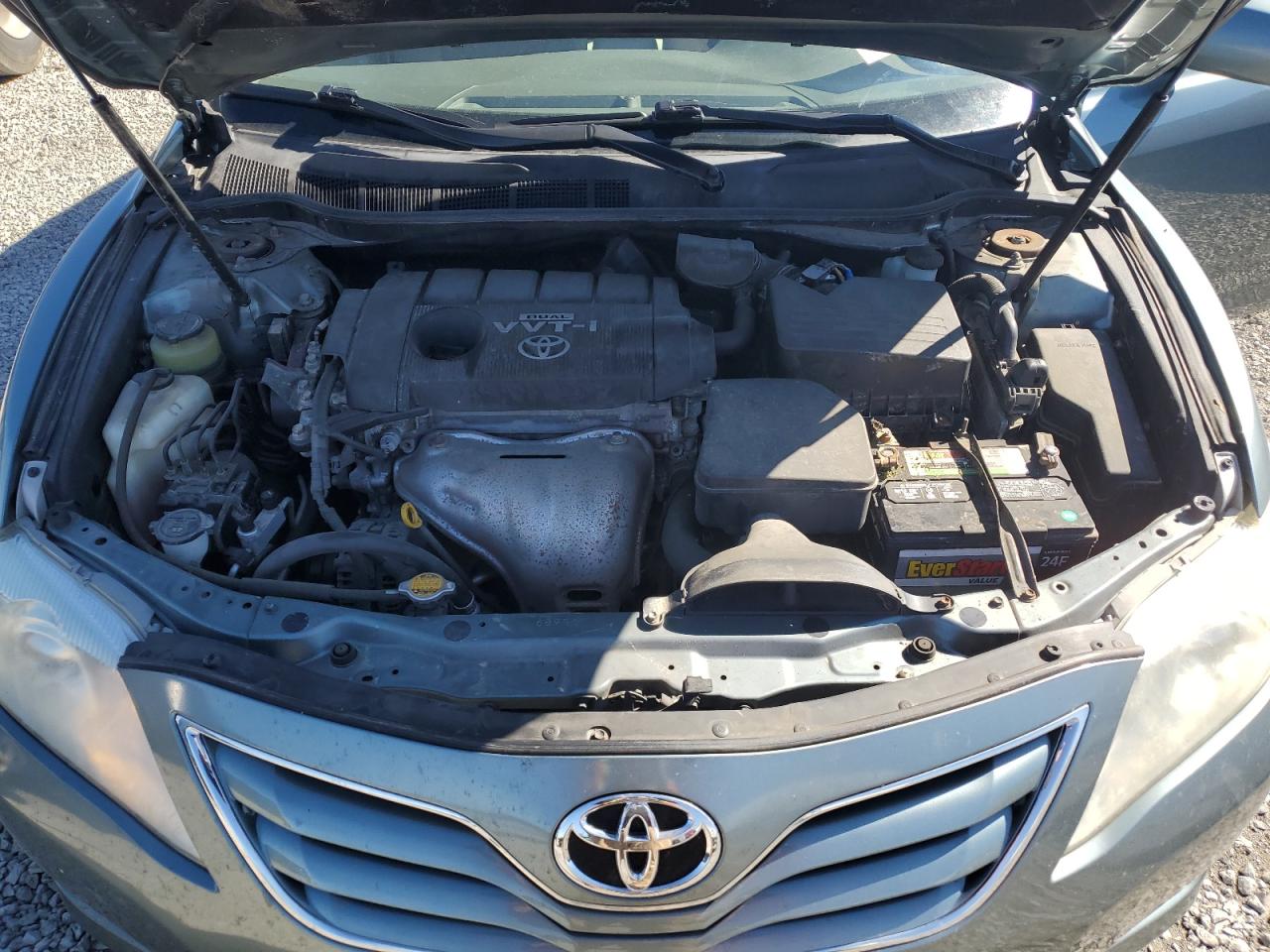 2010 Toyota Camry - Image 11