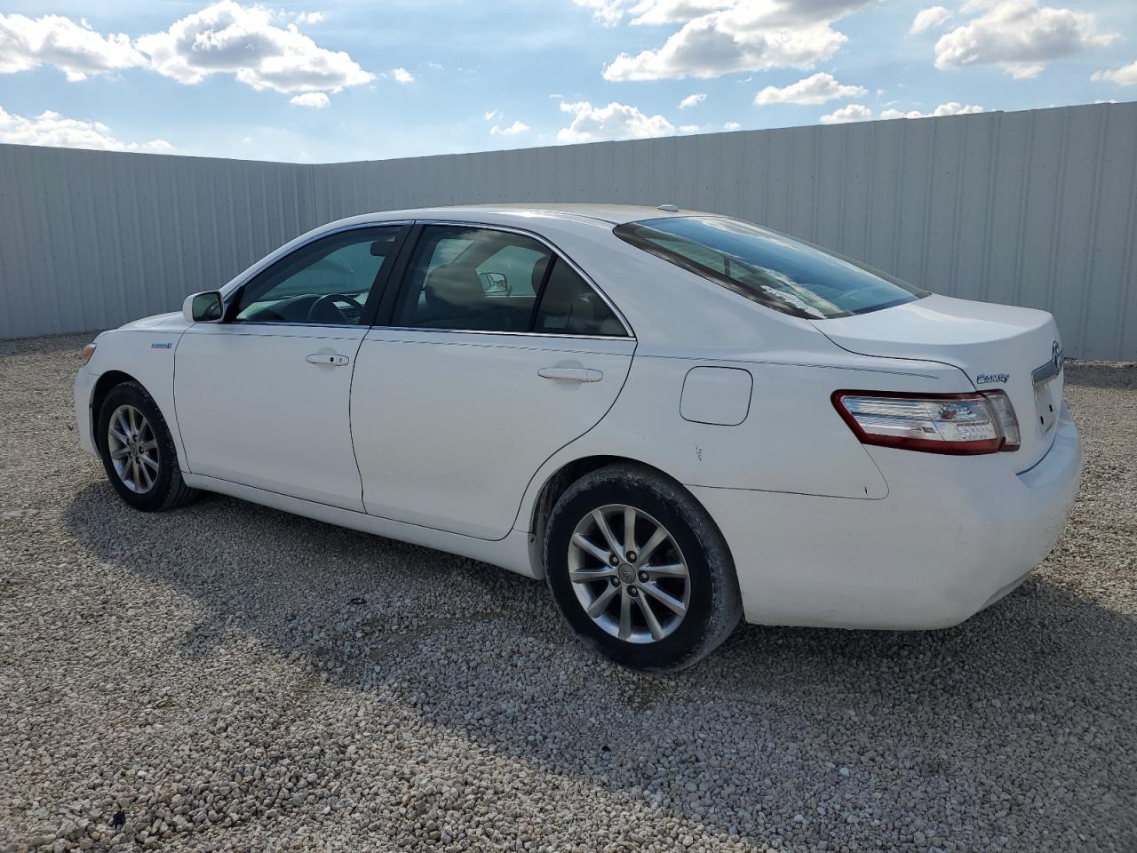 2010 Toyota Camry - Image 2