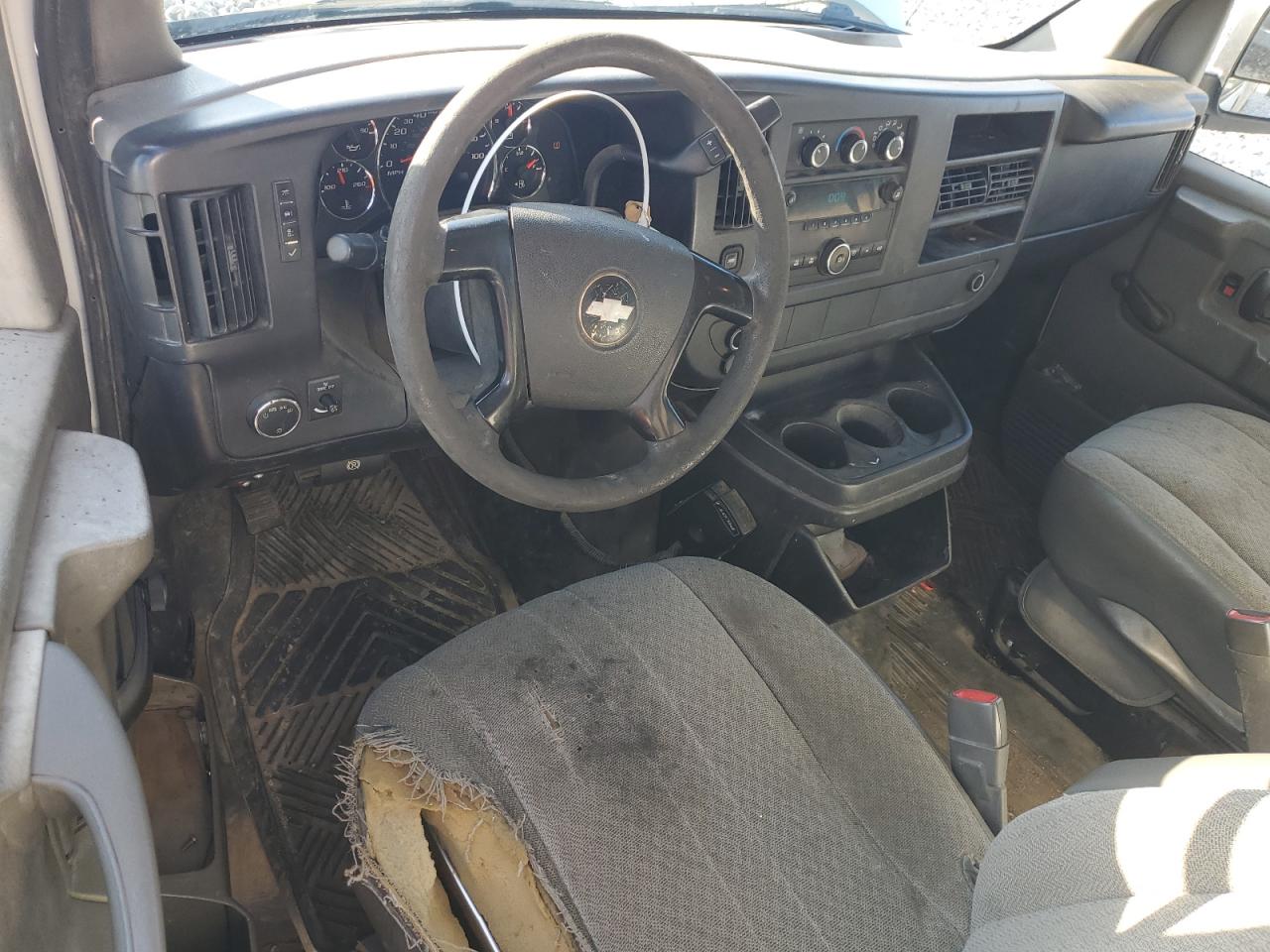 2010 Chevrolet Express - Image 8
